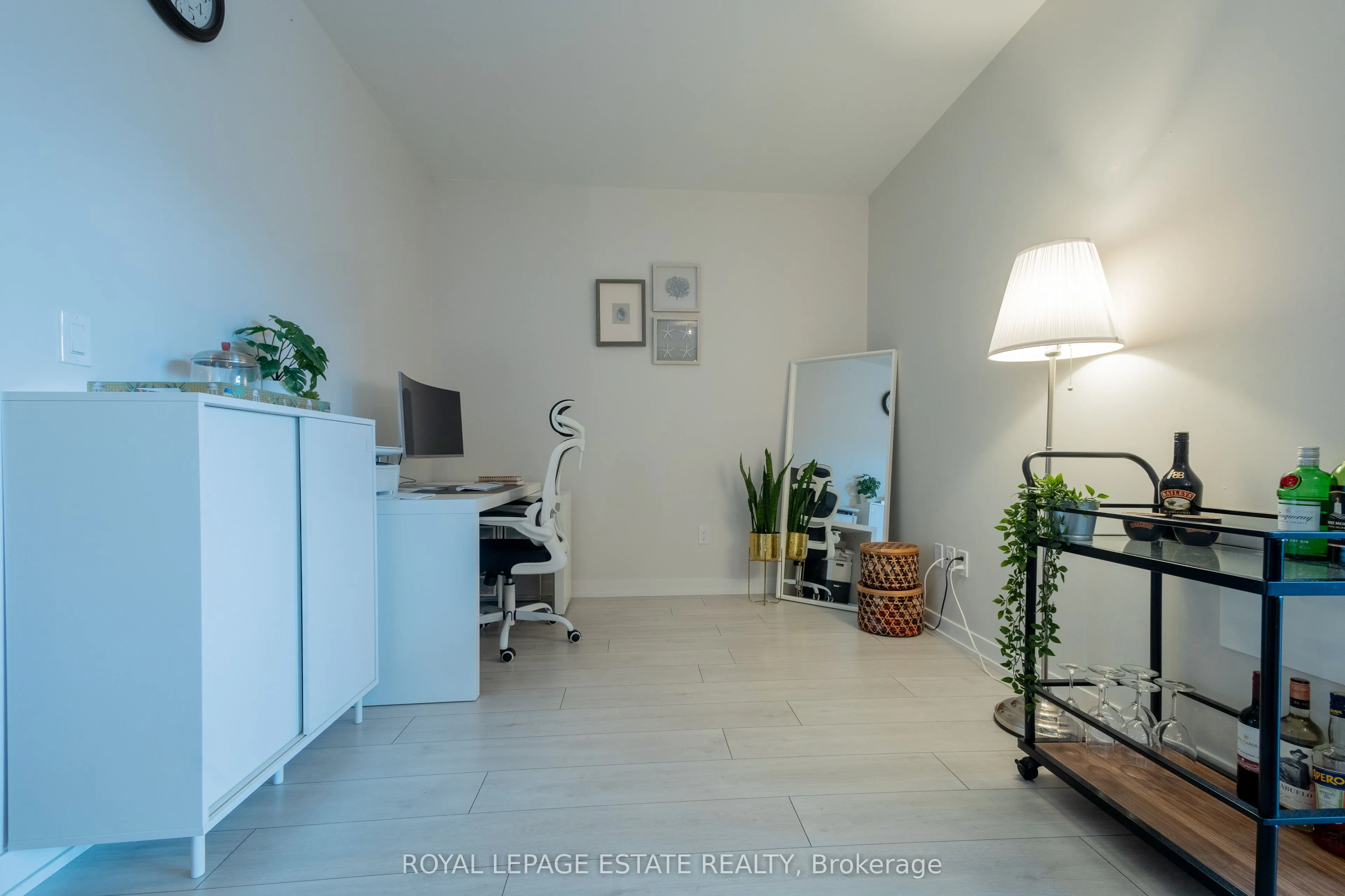 31 Tippett Road #657