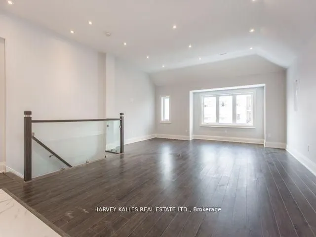 989 Avenue Road #Upper