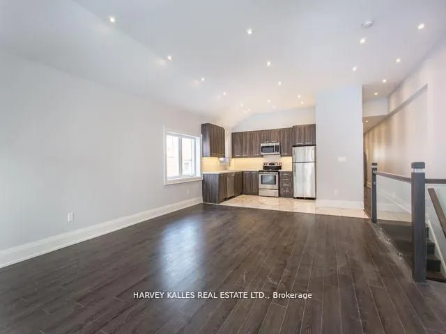 989 Avenue Road #Upper