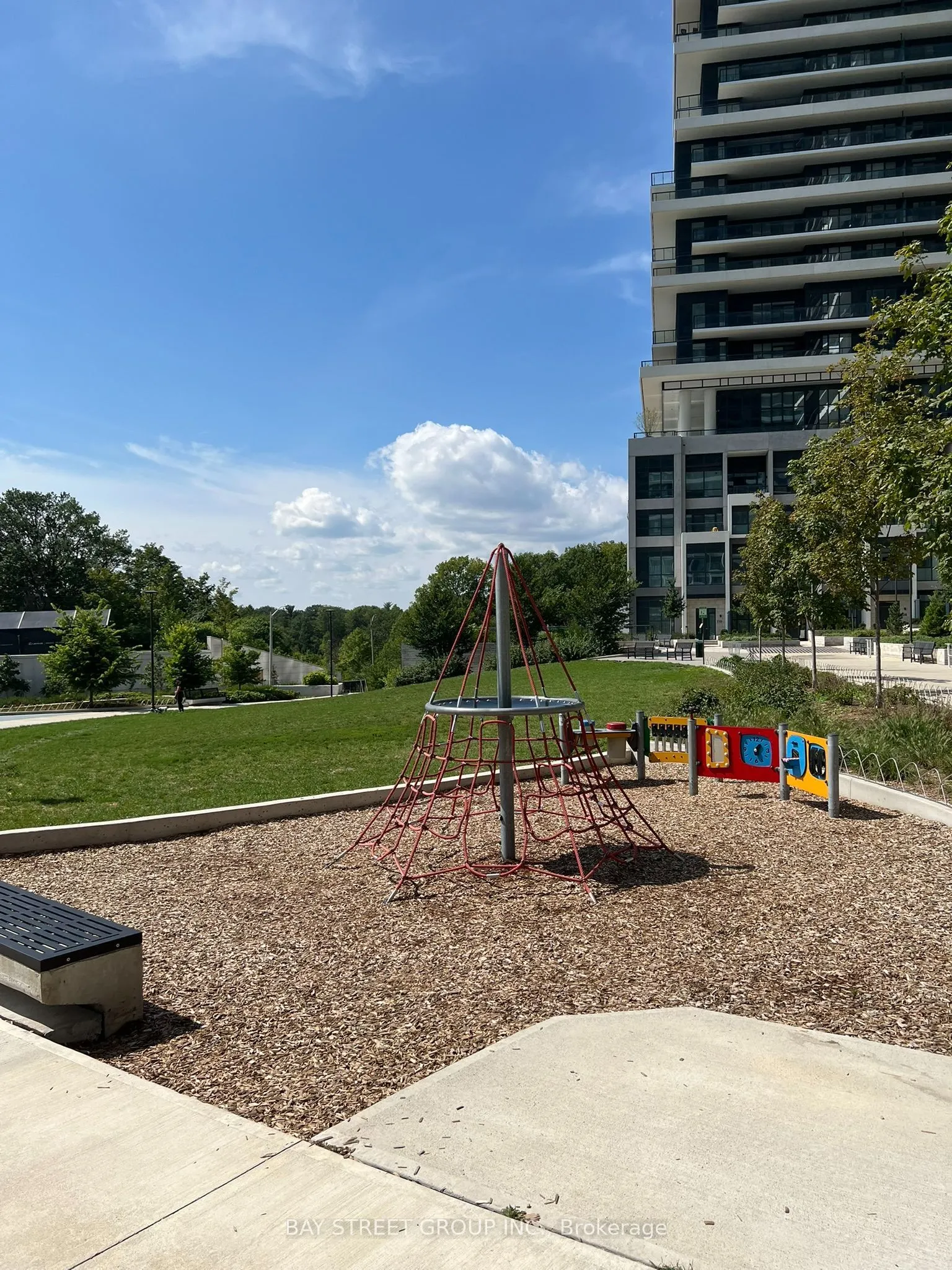 30 Inn on the Park Drive #2304
