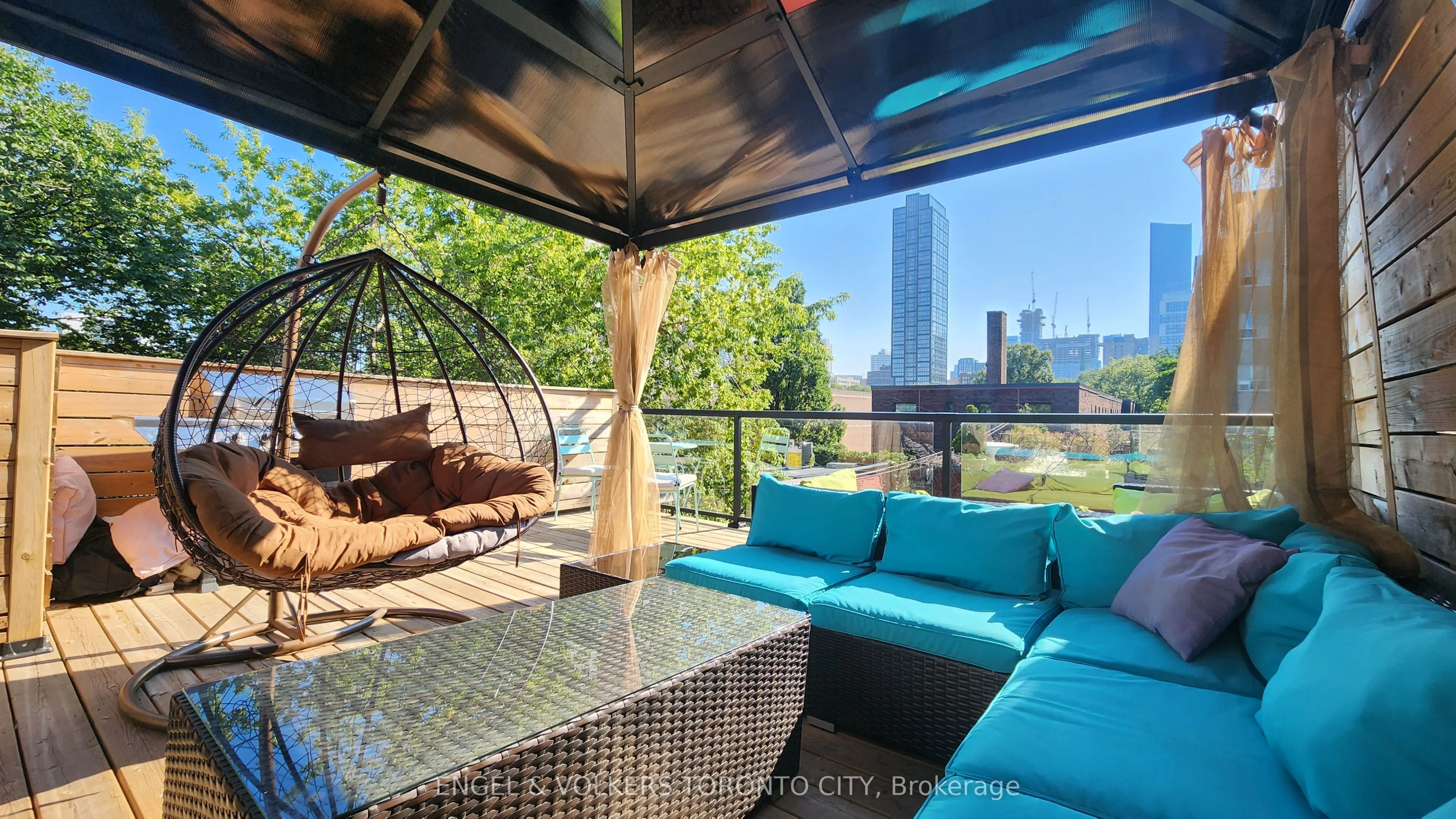 298 Seaton Street