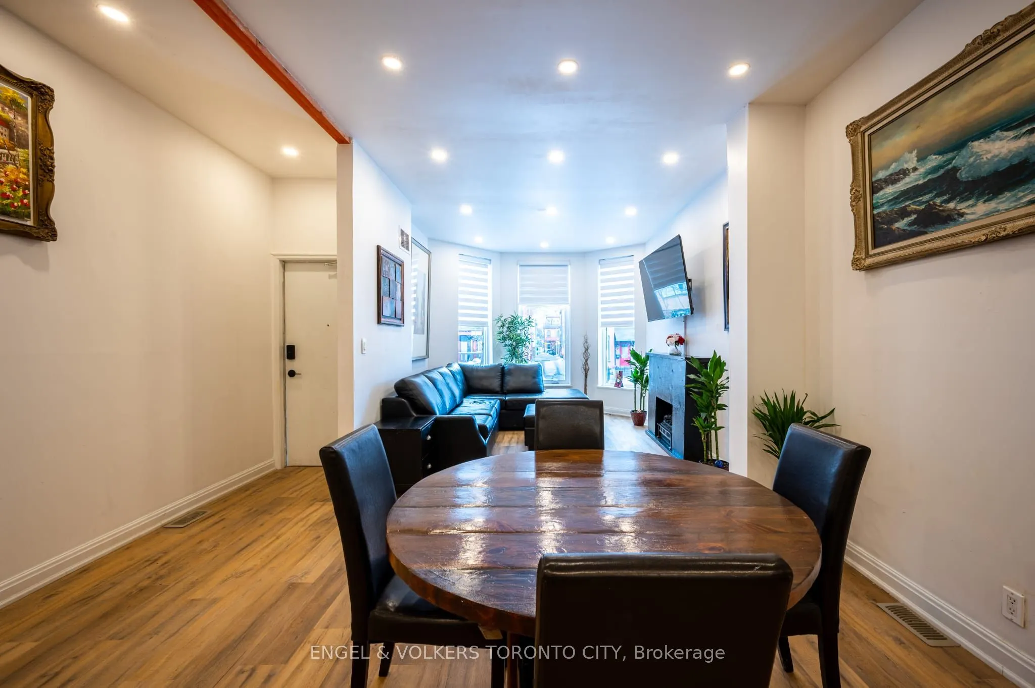 298 Seaton Street