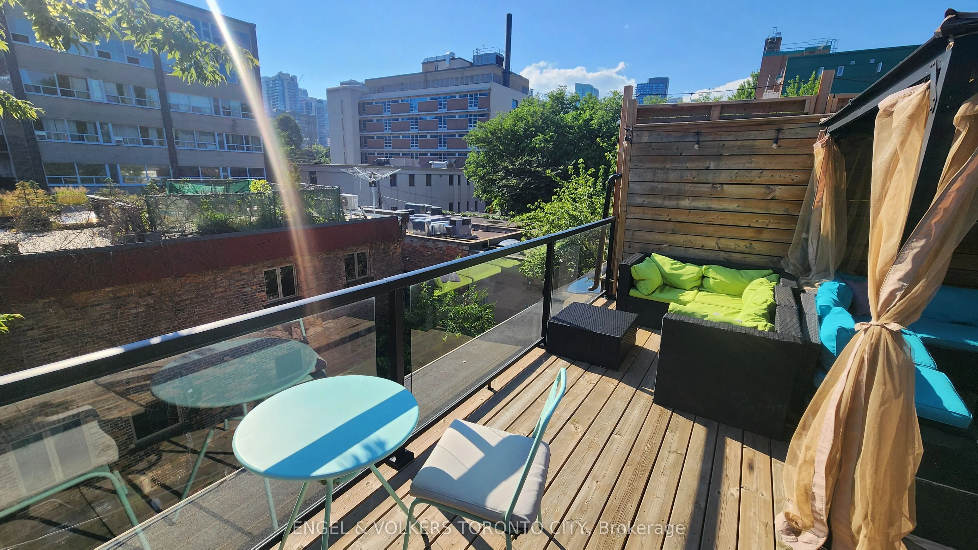 298 Seaton Street