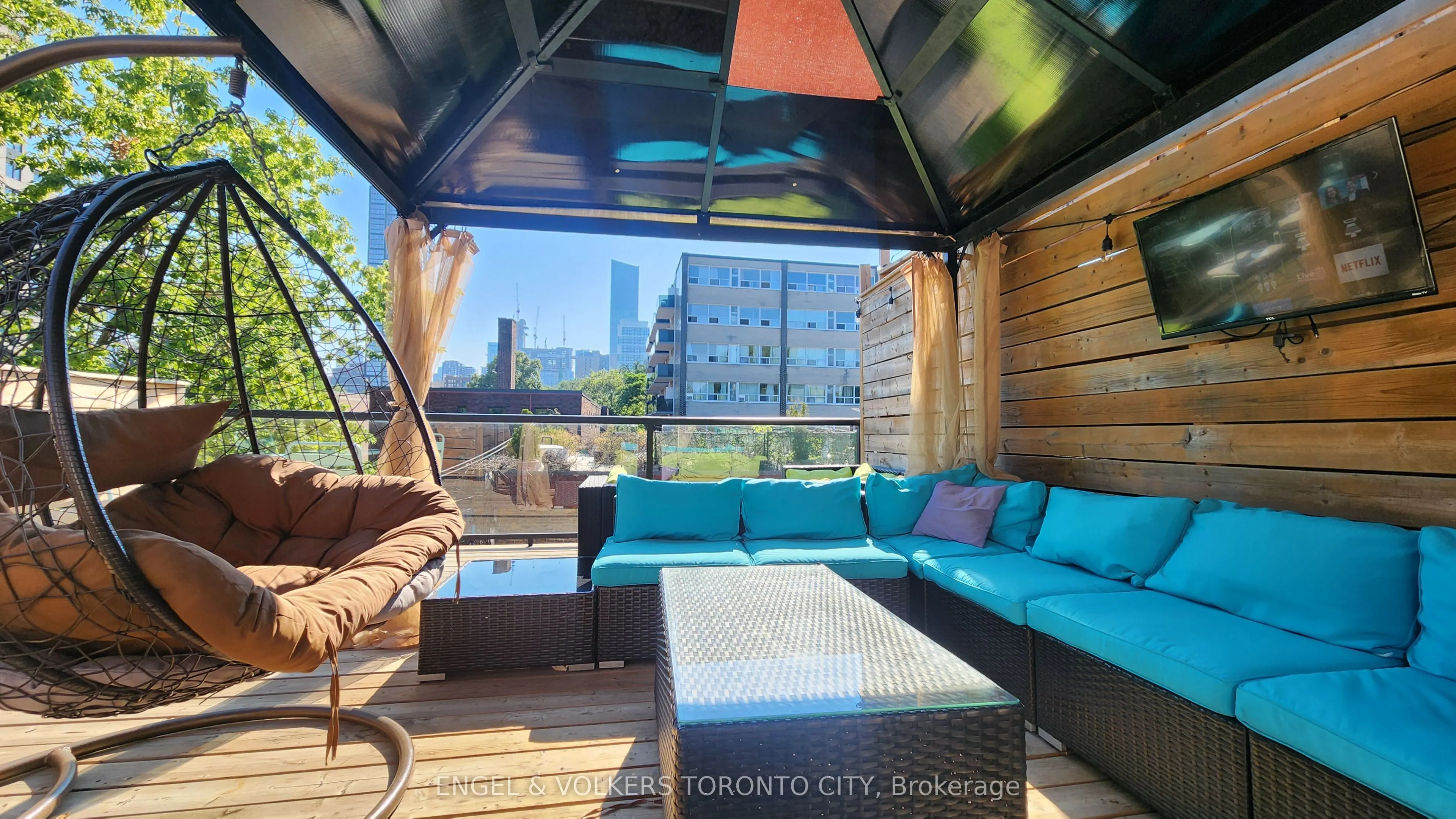 298 Seaton Street