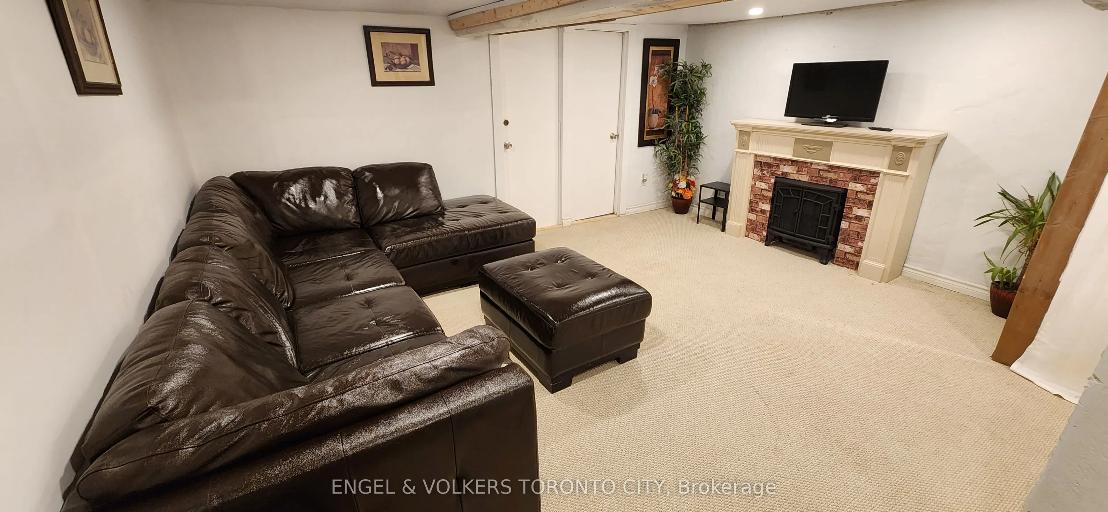298 Seaton Street