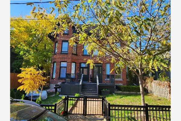 298 Seaton Street