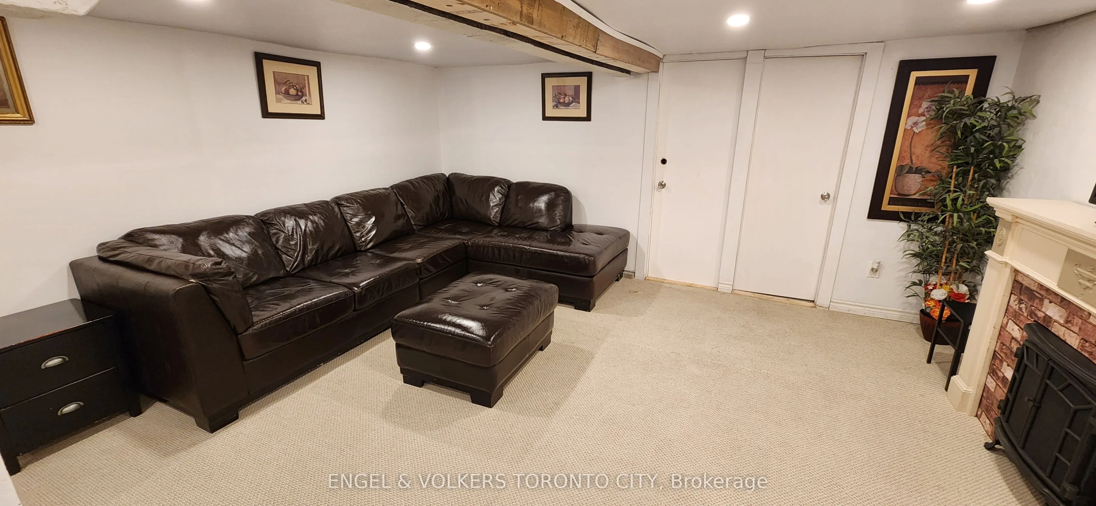 298 Seaton Street