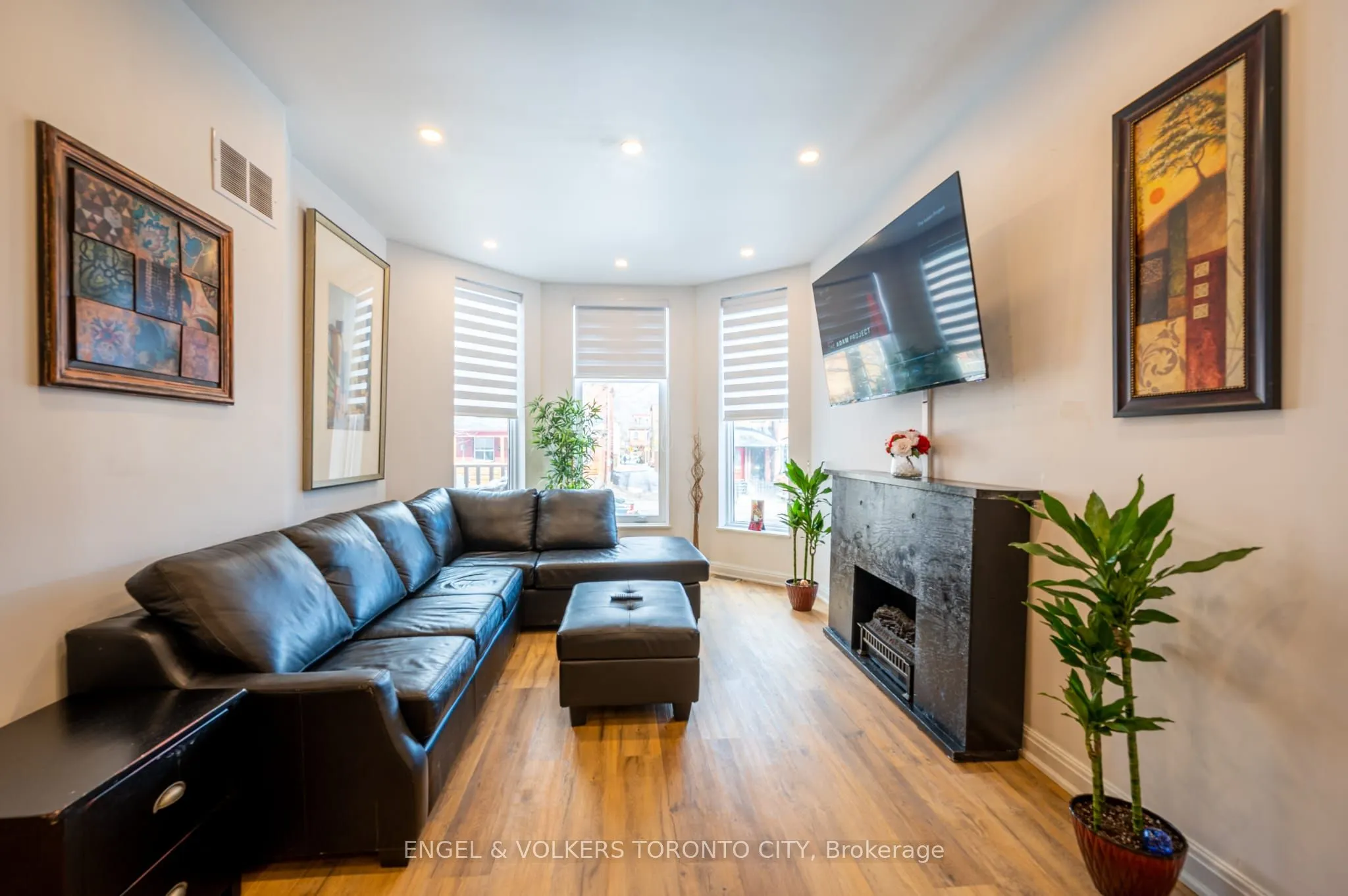 298 Seaton Street