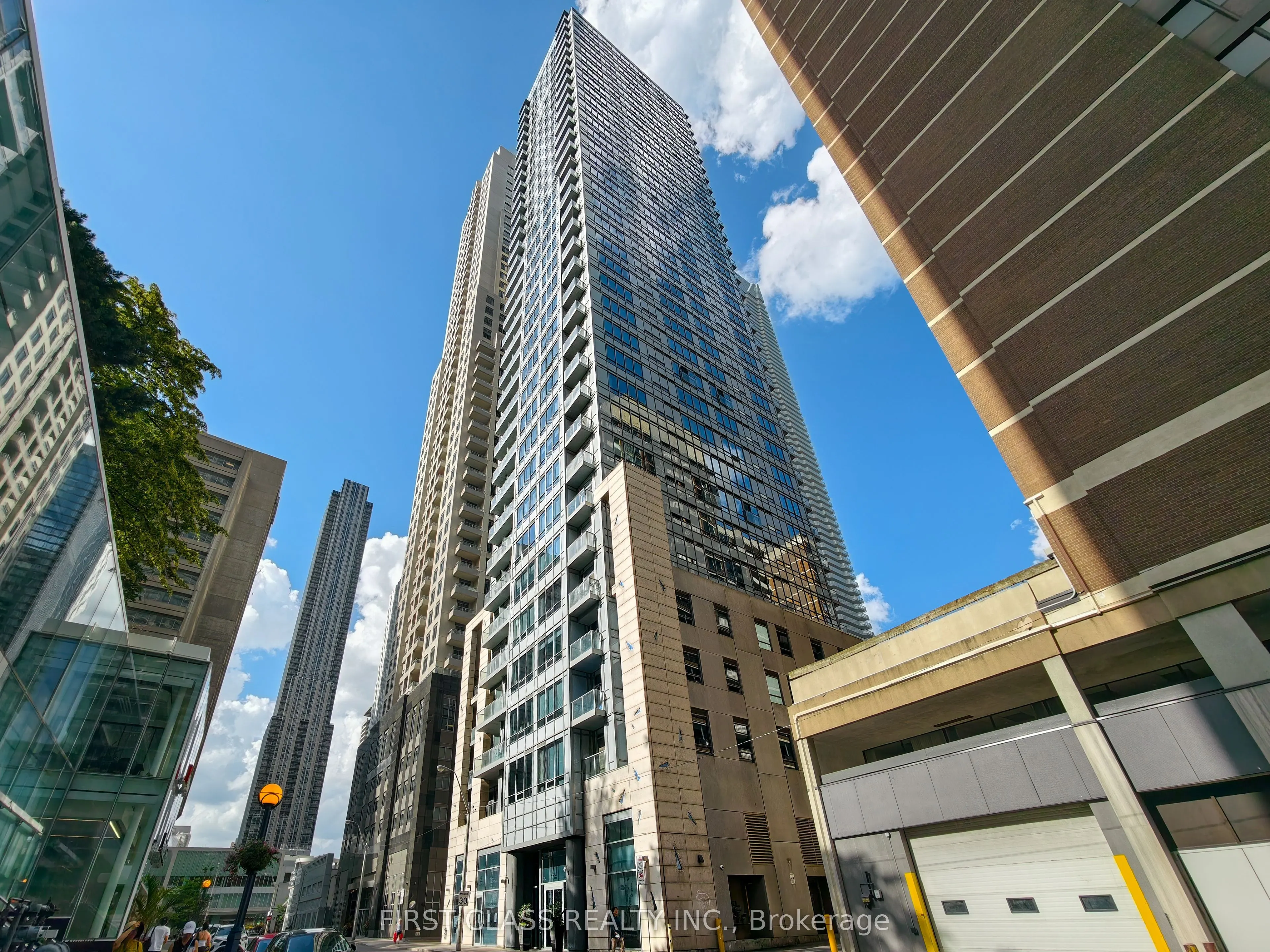 21 Balmuto Street #2501