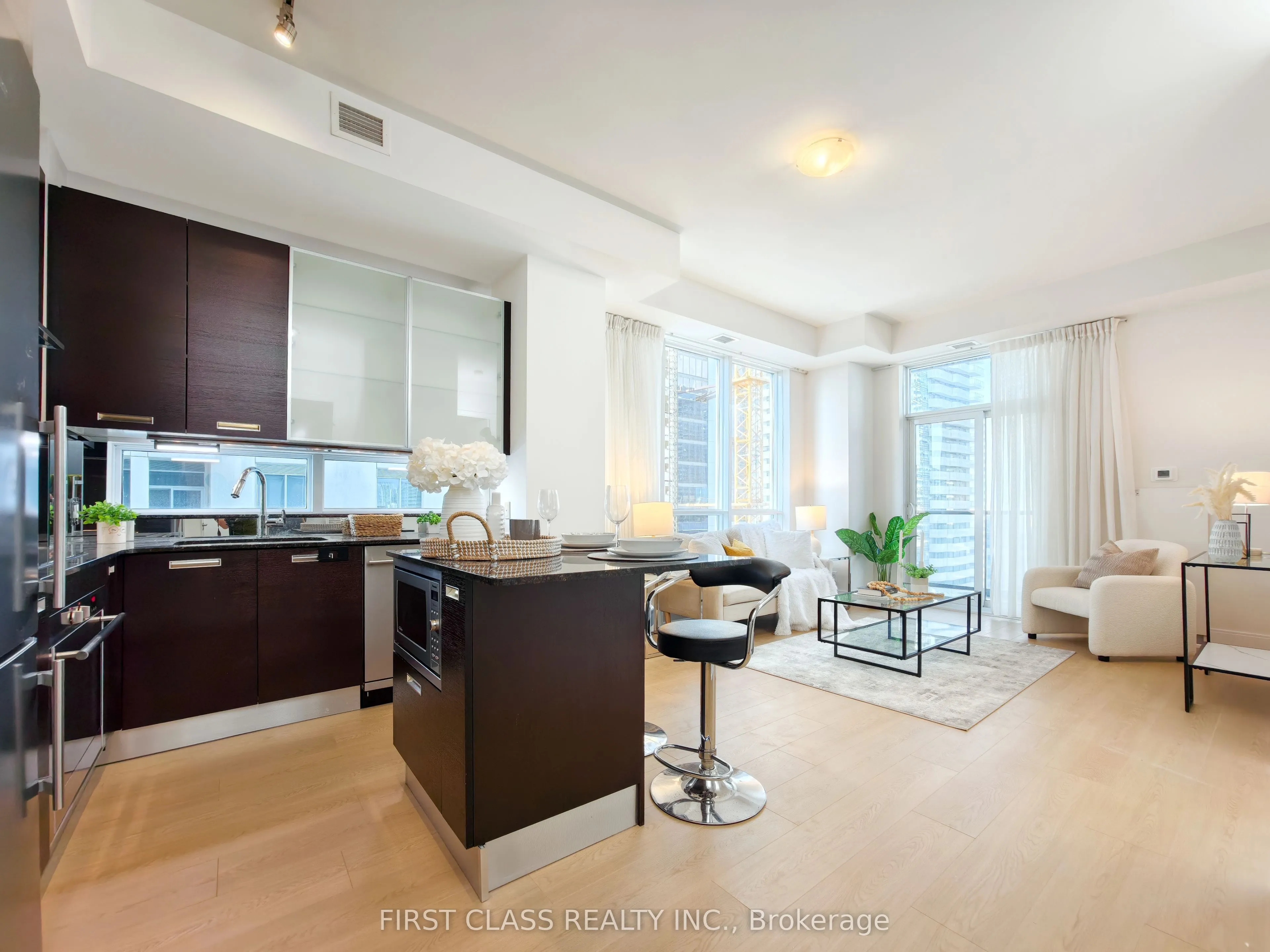 21 Balmuto Street #2501