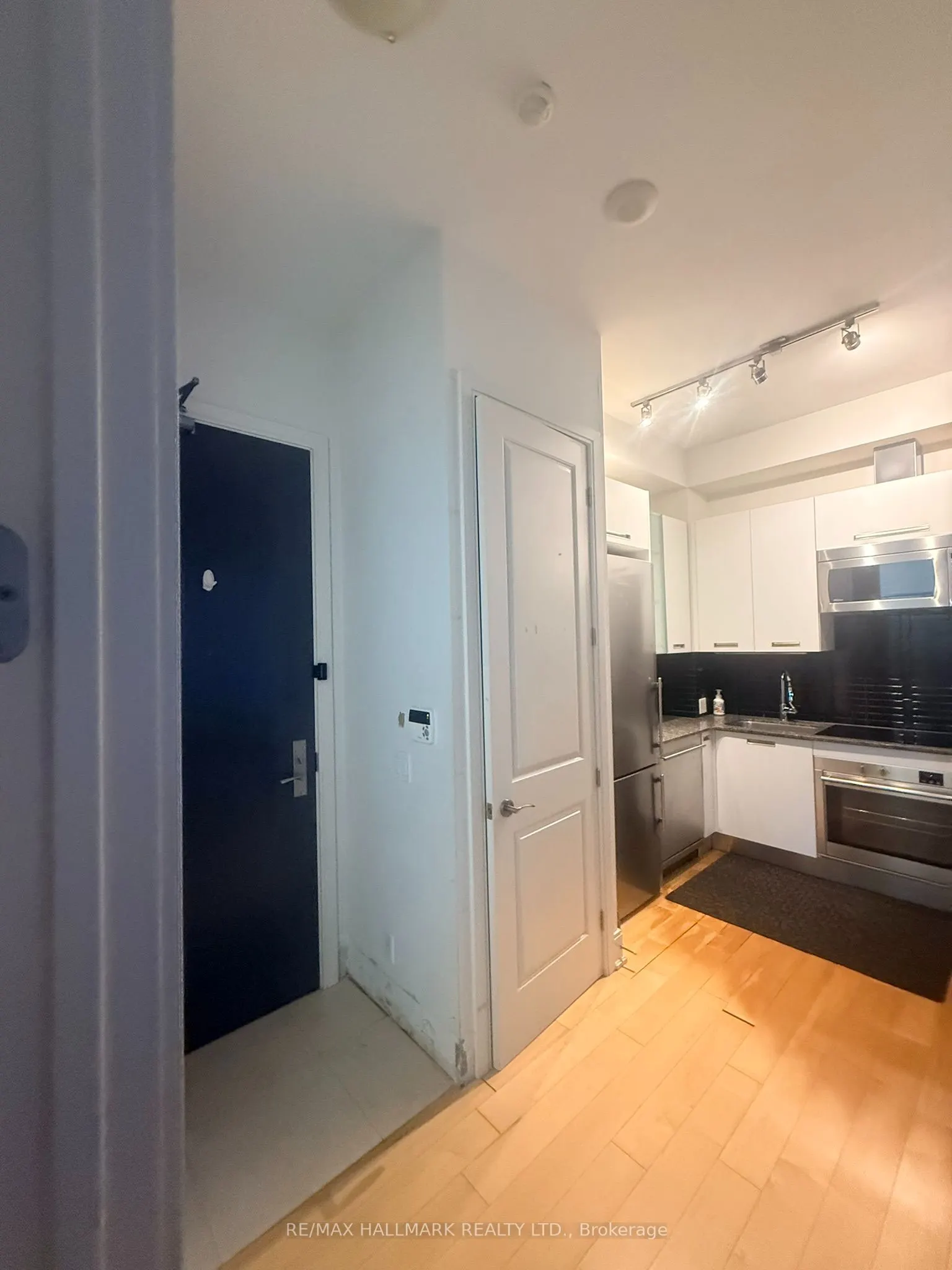 21 Balmuto Street #803