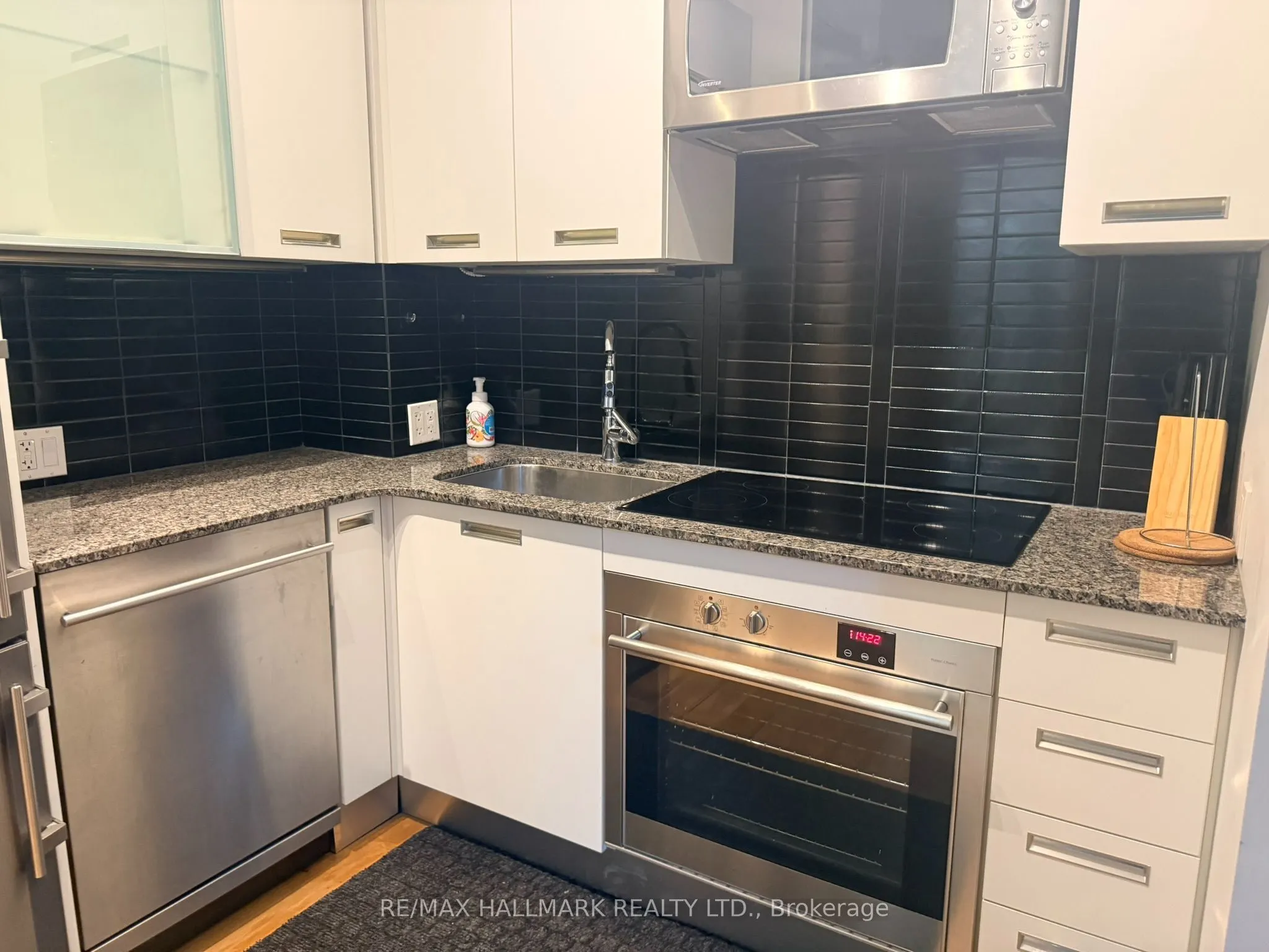 21 Balmuto Street #803