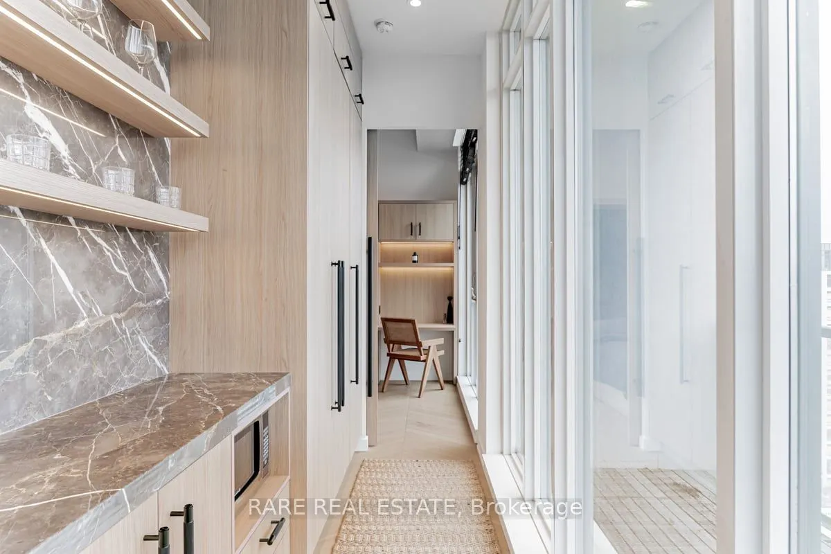 297 College Street #PH5