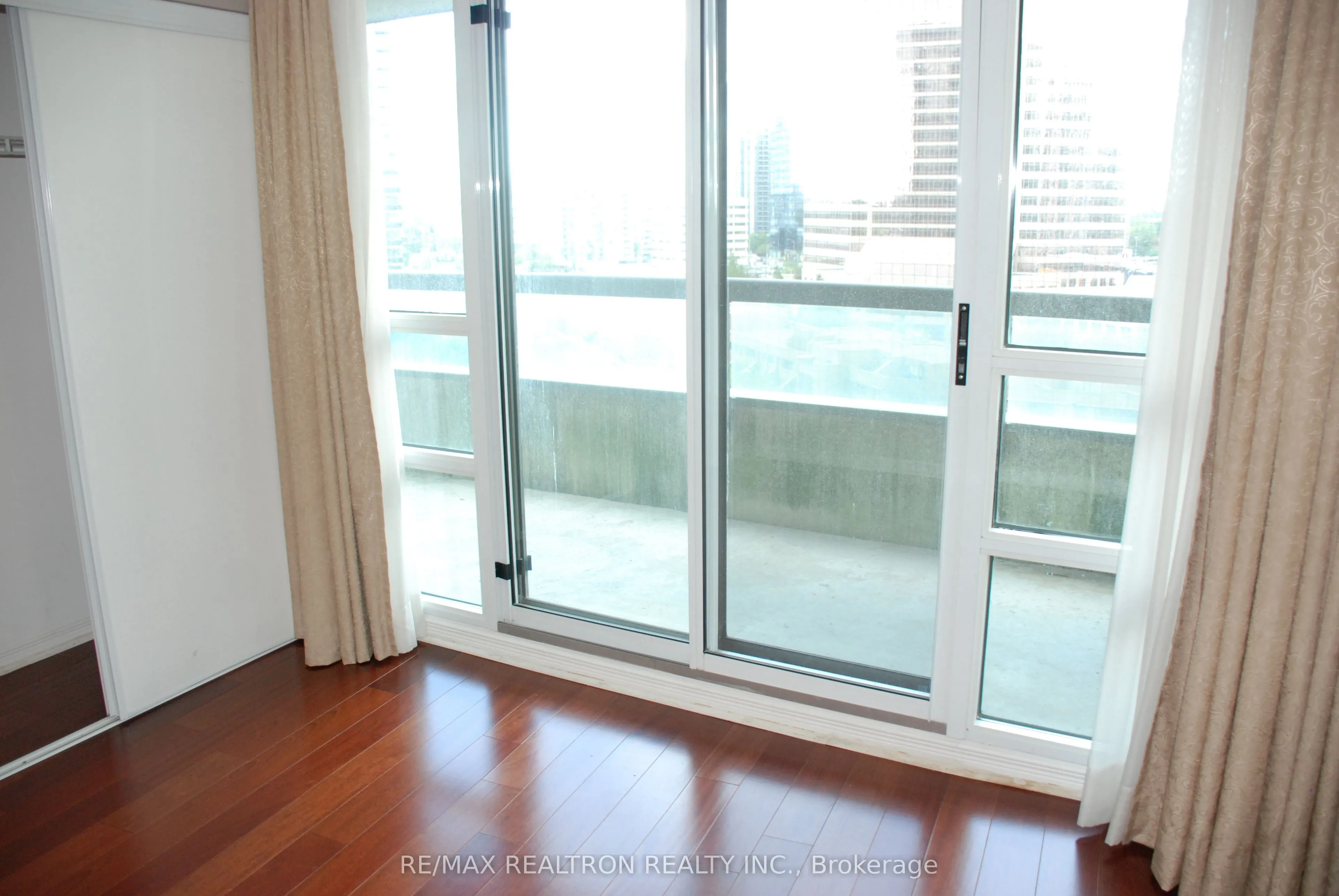 509 Beecroft Road #1211