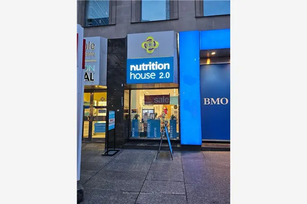 120 Bloor Street E