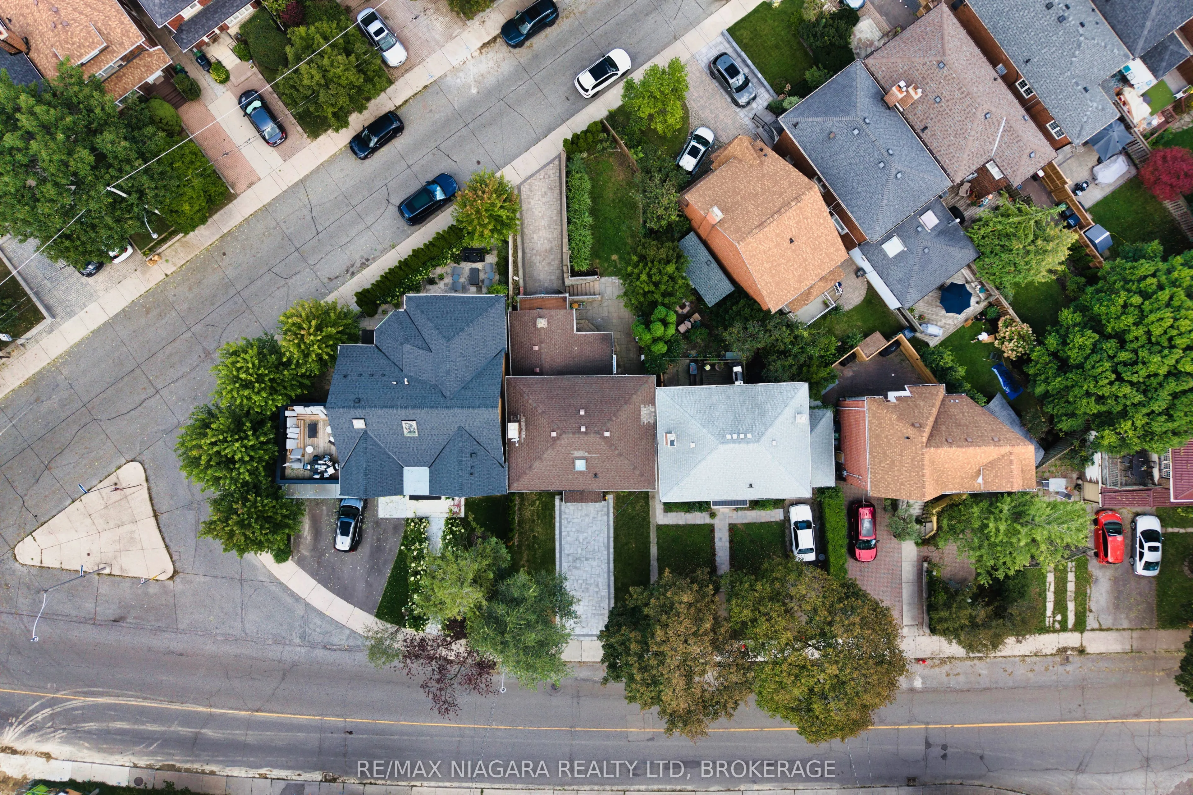 38 Yonge Boulevard