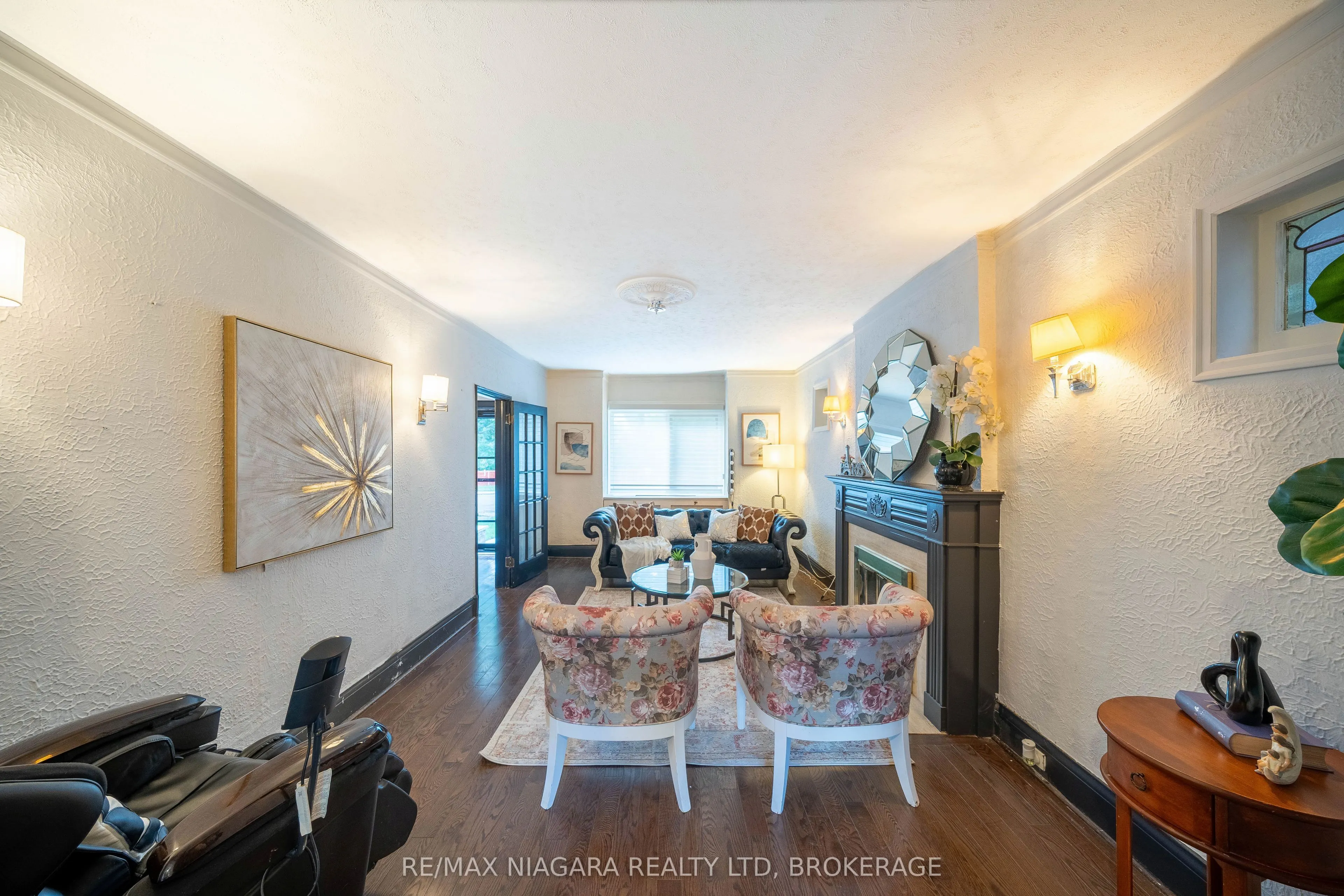 38 Yonge Boulevard