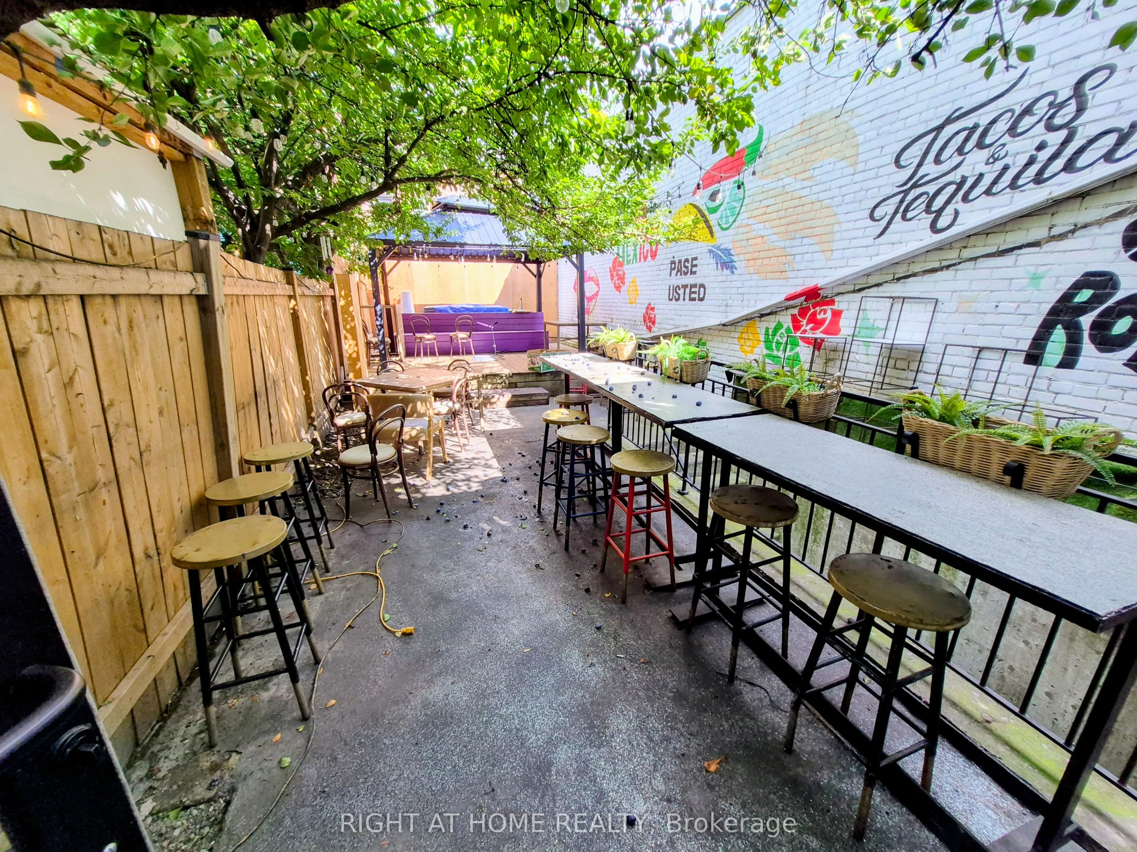 305 Augusta Avenue