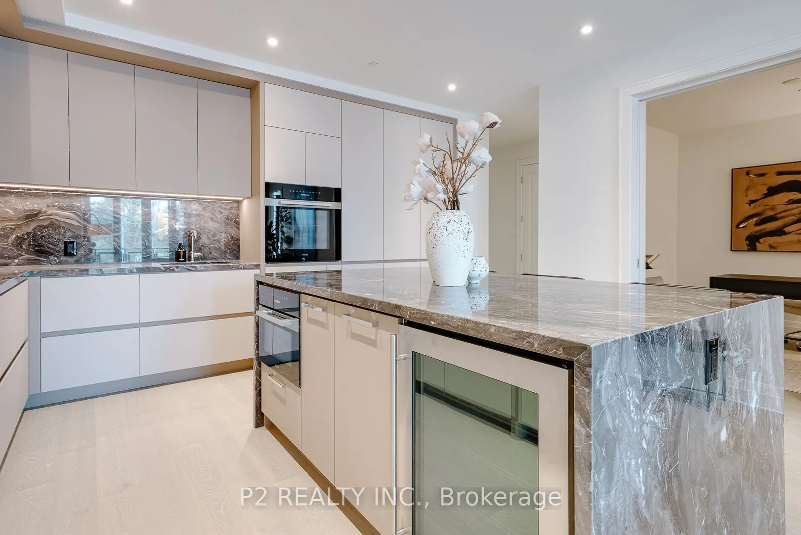 2 Forest Hill #208
