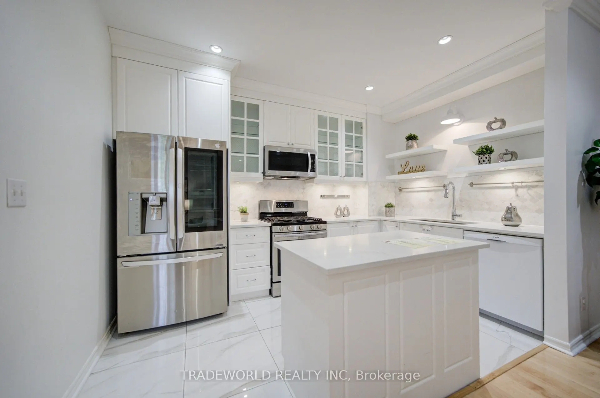 37 Avondale Avenue #513