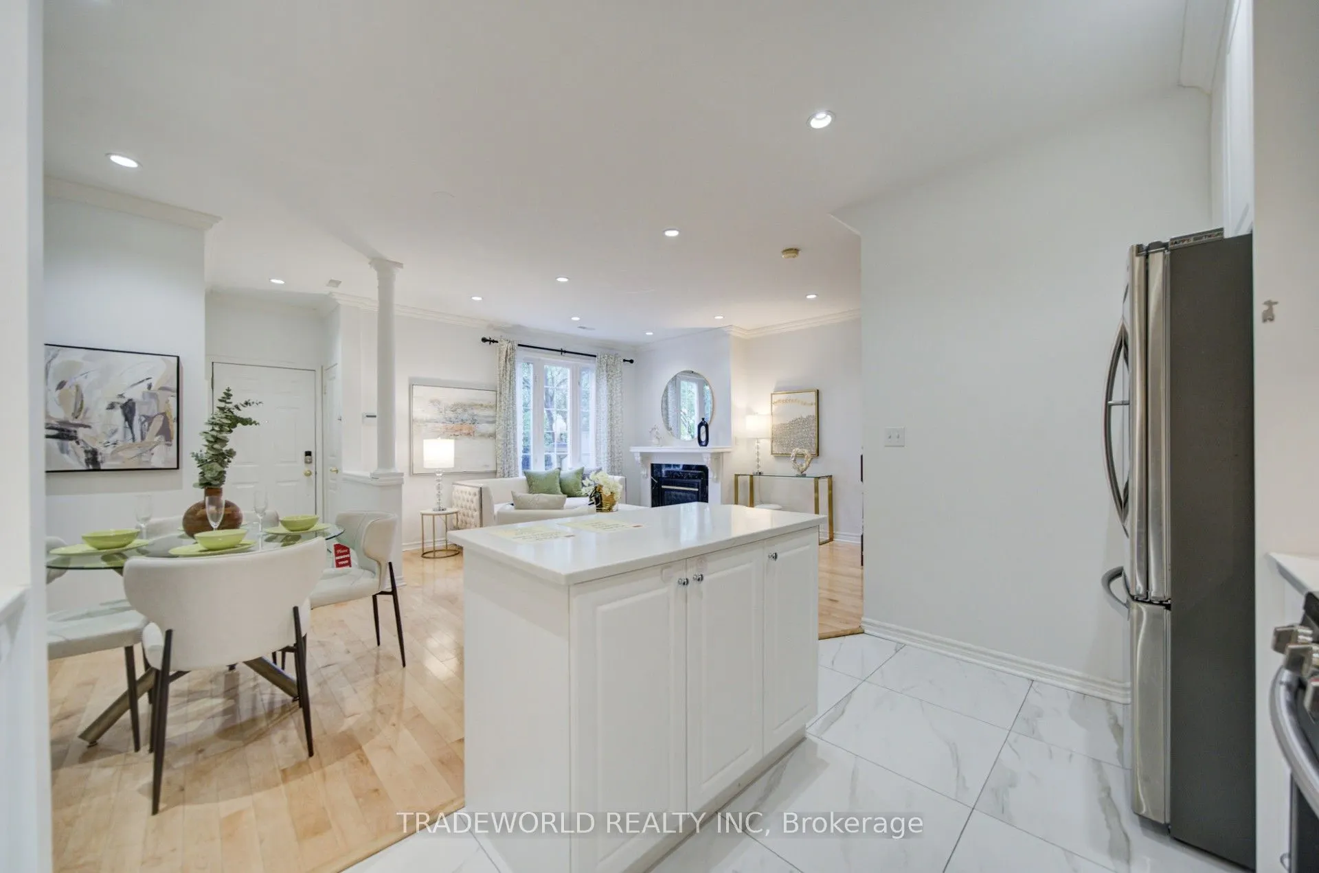 37 Avondale Avenue #513