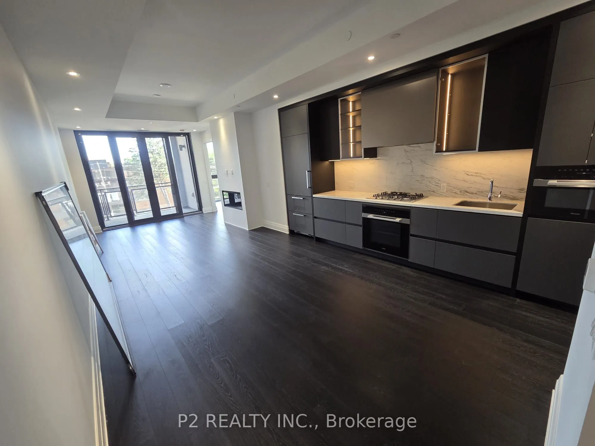 2 Forest Hill #407