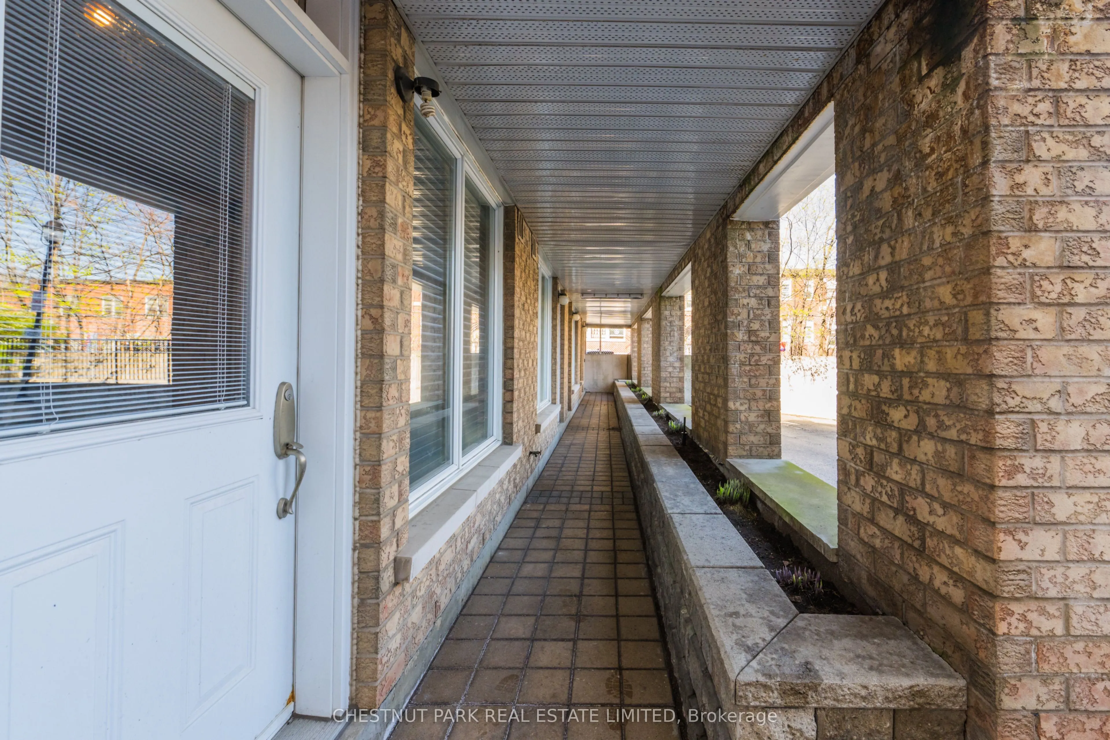 140 Bathurst Street #TH8