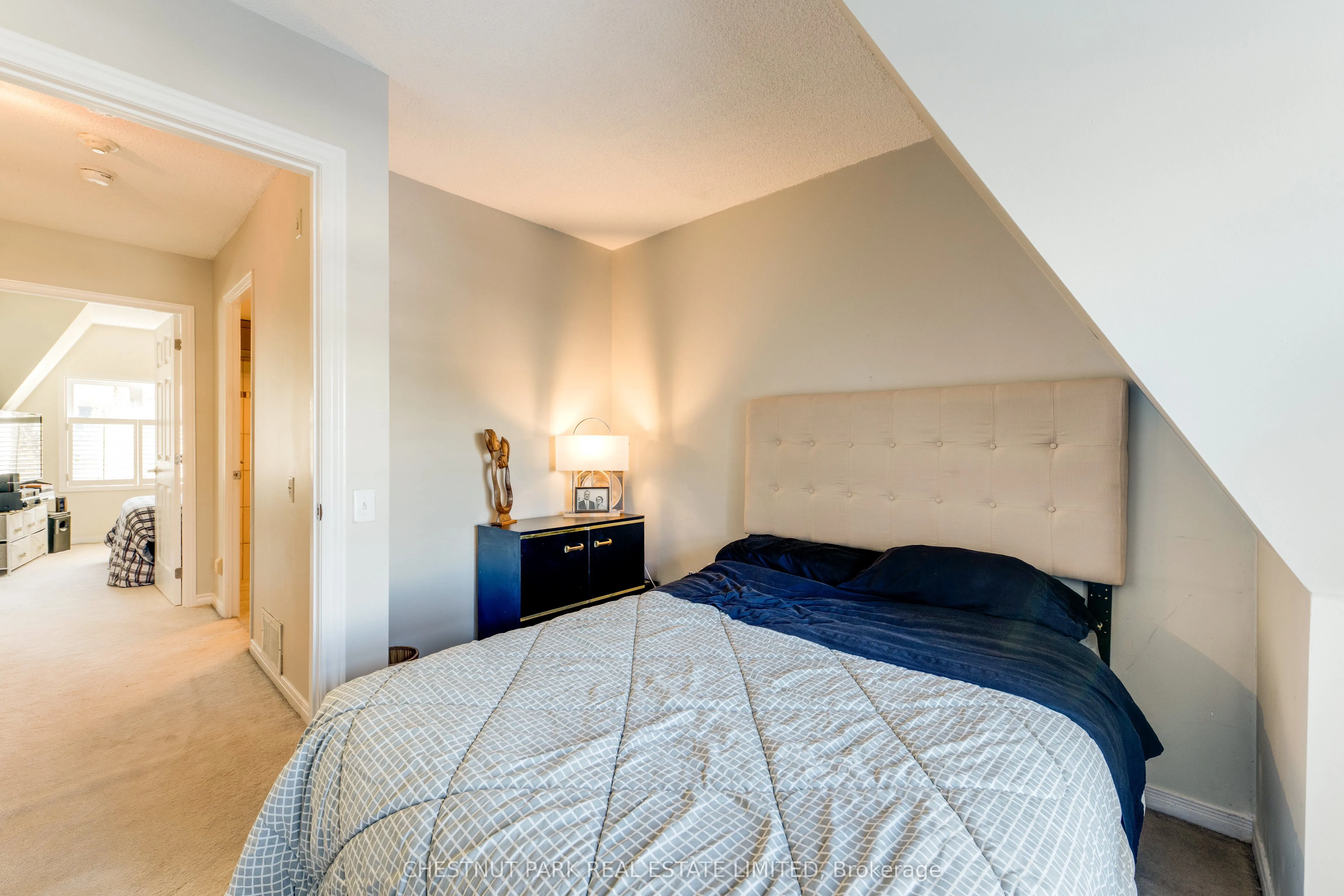 140 Bathurst Street #TH8