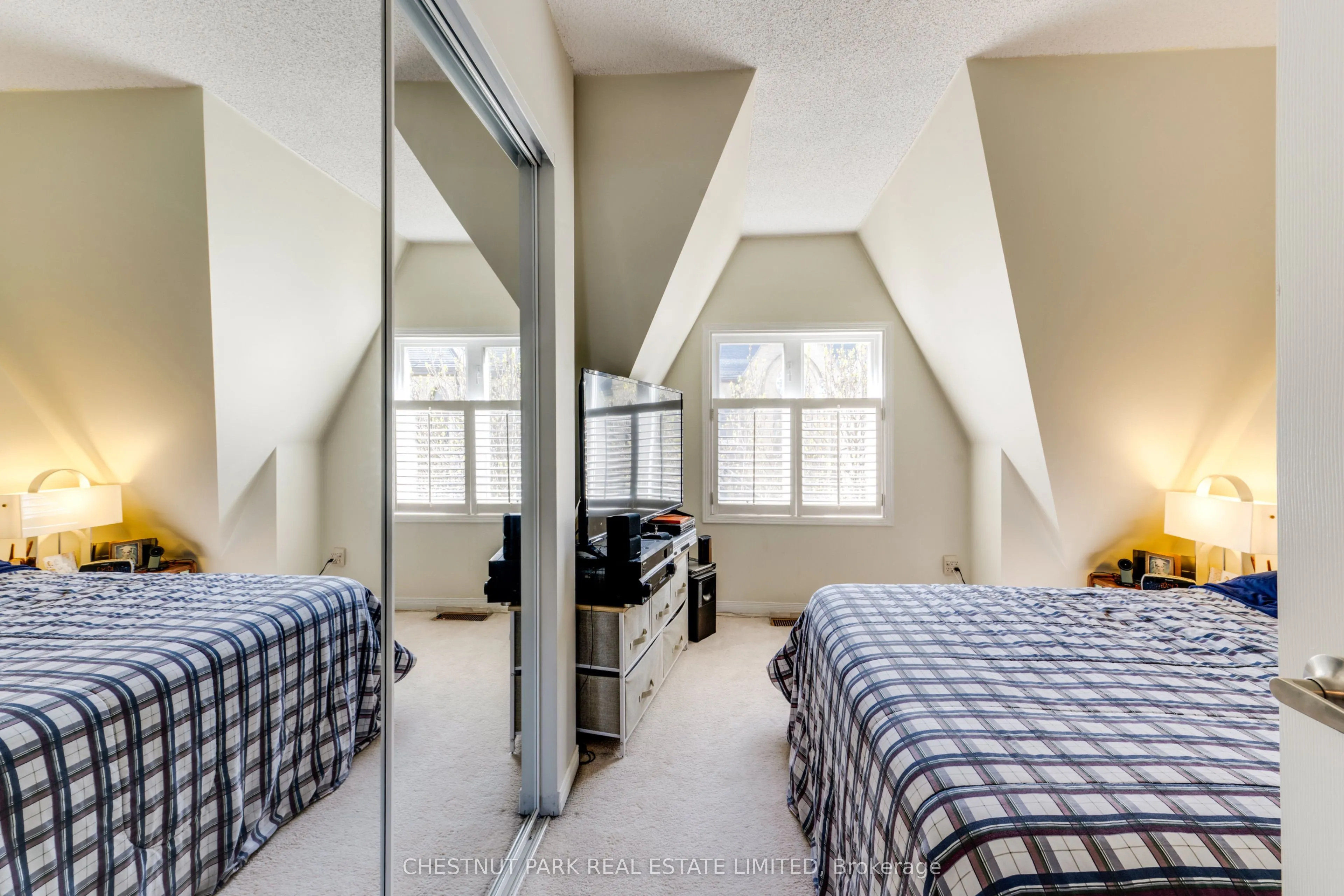 140 Bathurst Street #TH8