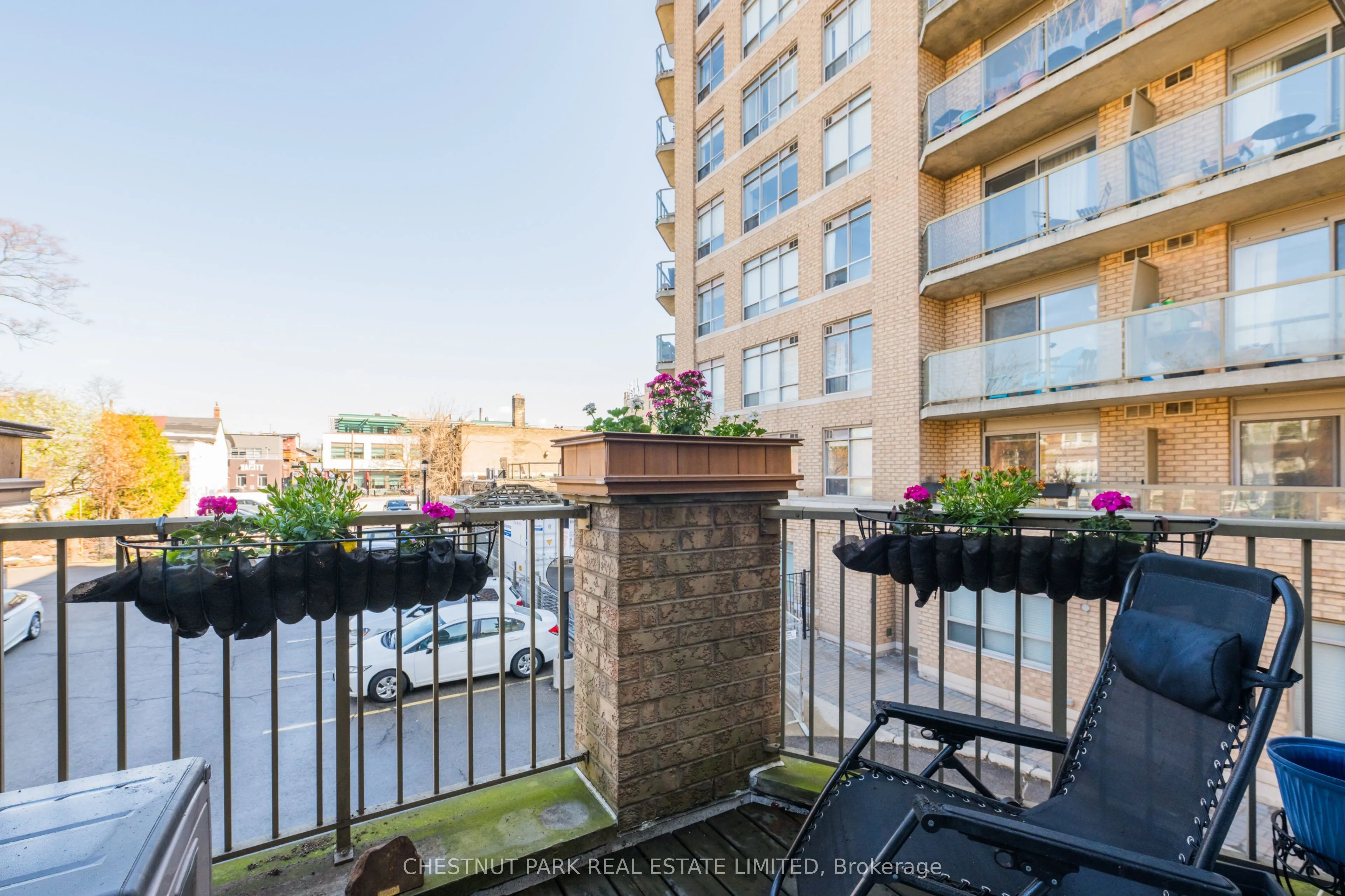 140 Bathurst Street #TH8