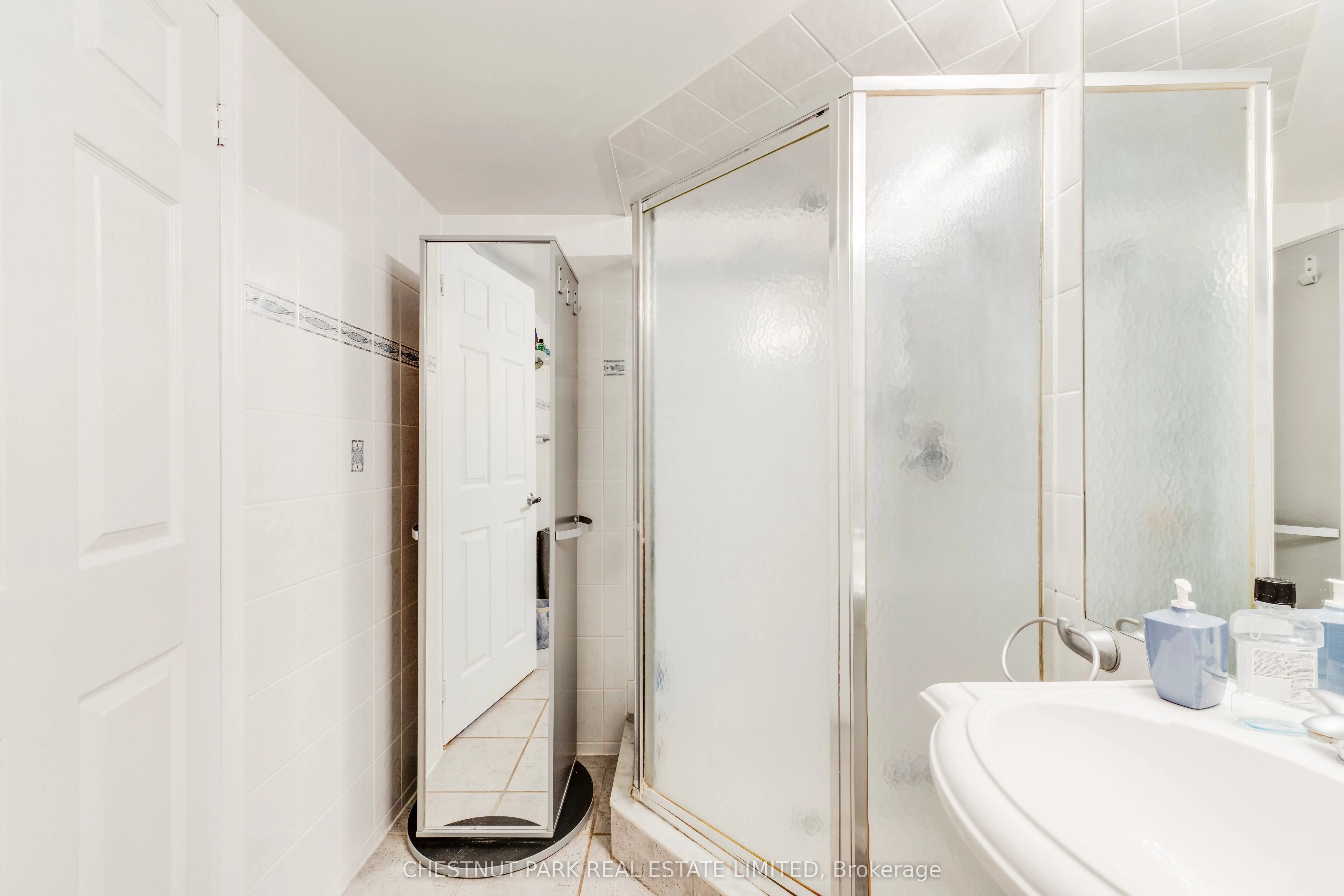 140 Bathurst Street #TH8