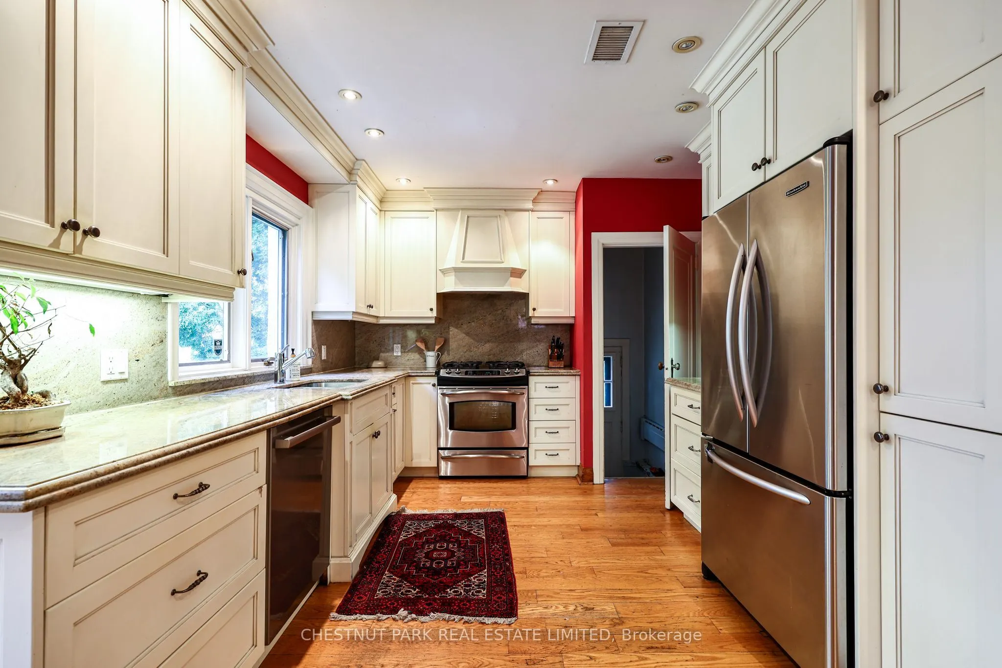 98 St. Leonards Avenue