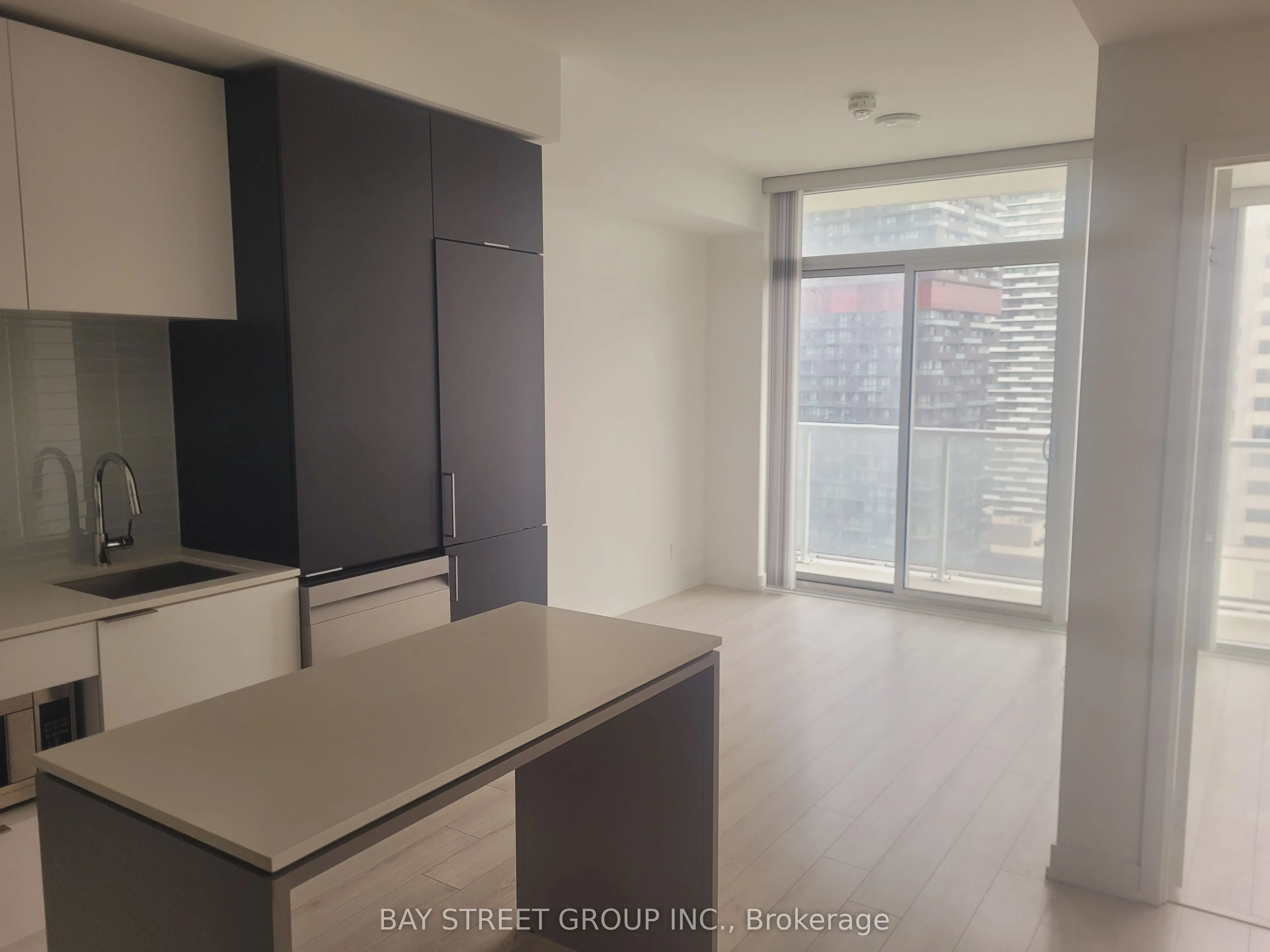 33 Helendale Avenue #2108