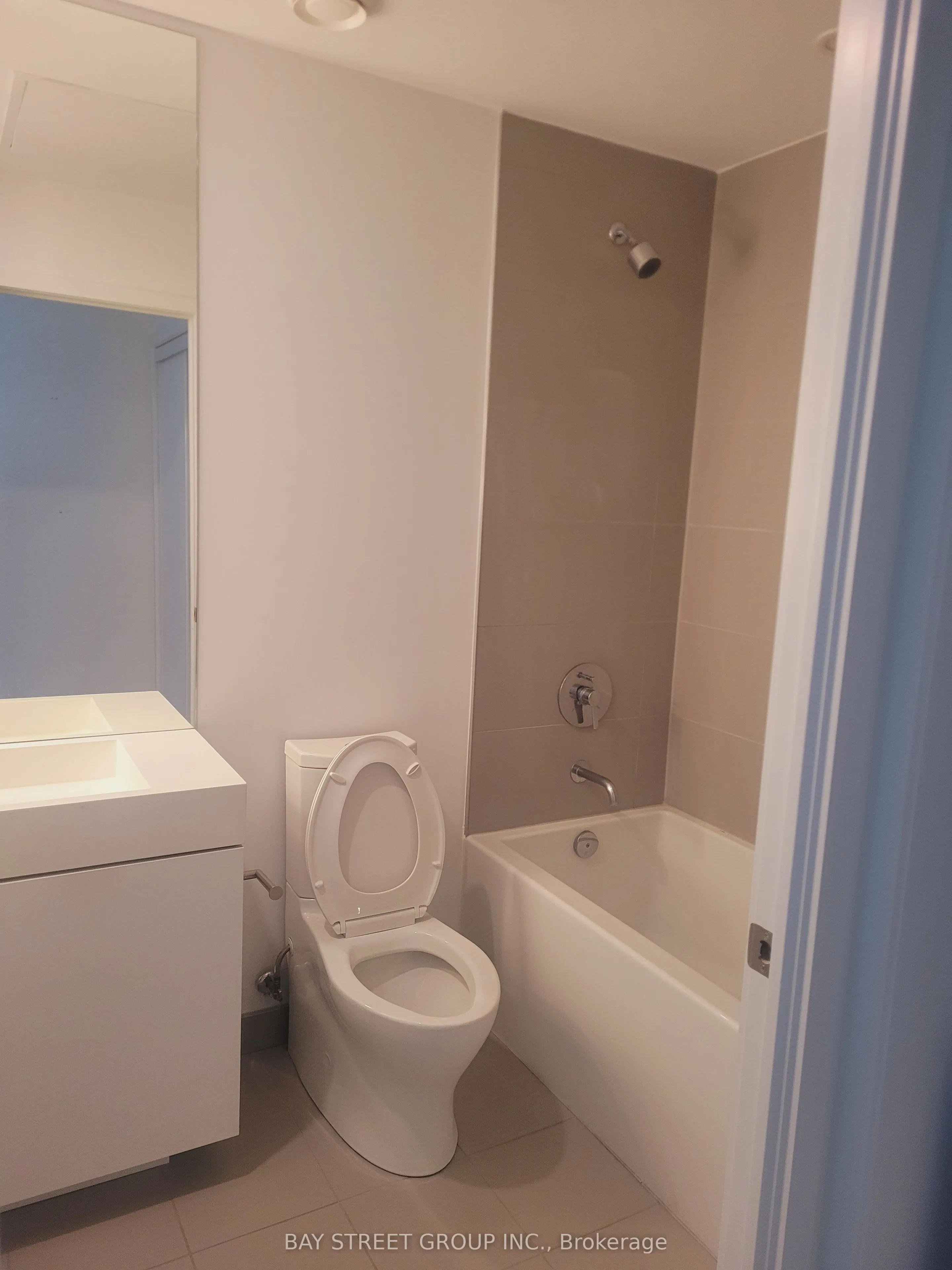 33 Helendale Avenue #2108