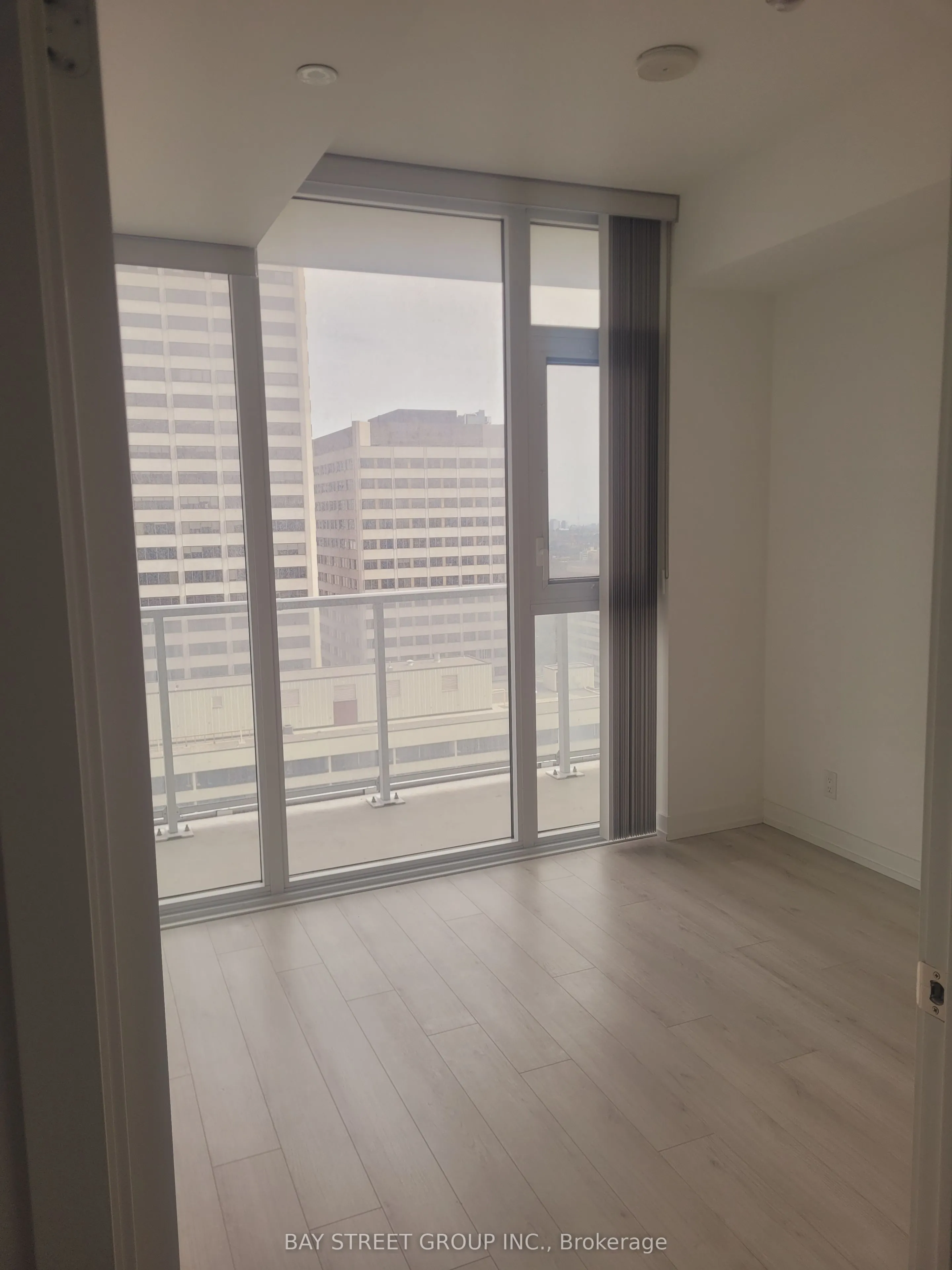33 Helendale Avenue #2108