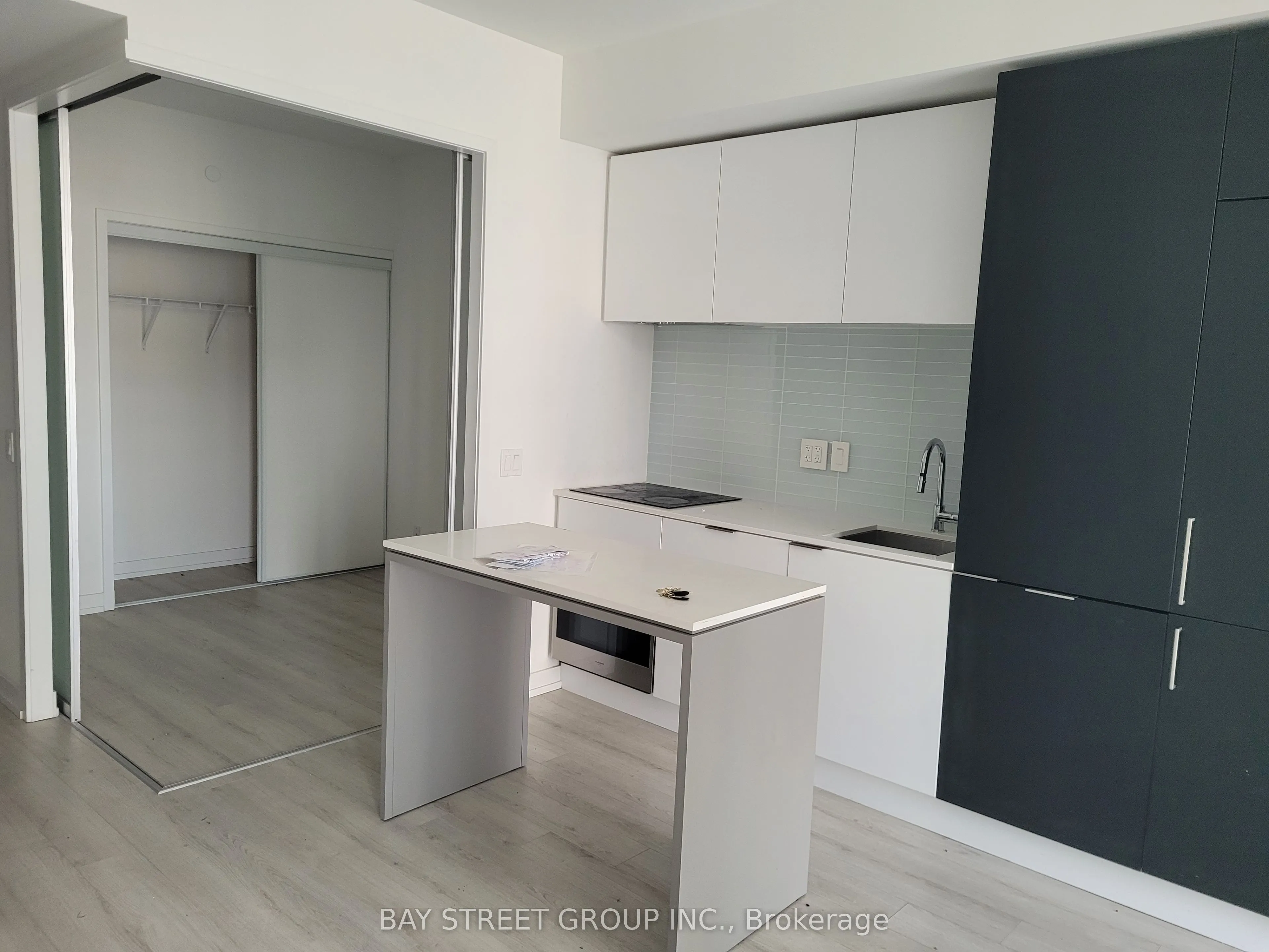33 Helendale Avenue #2108