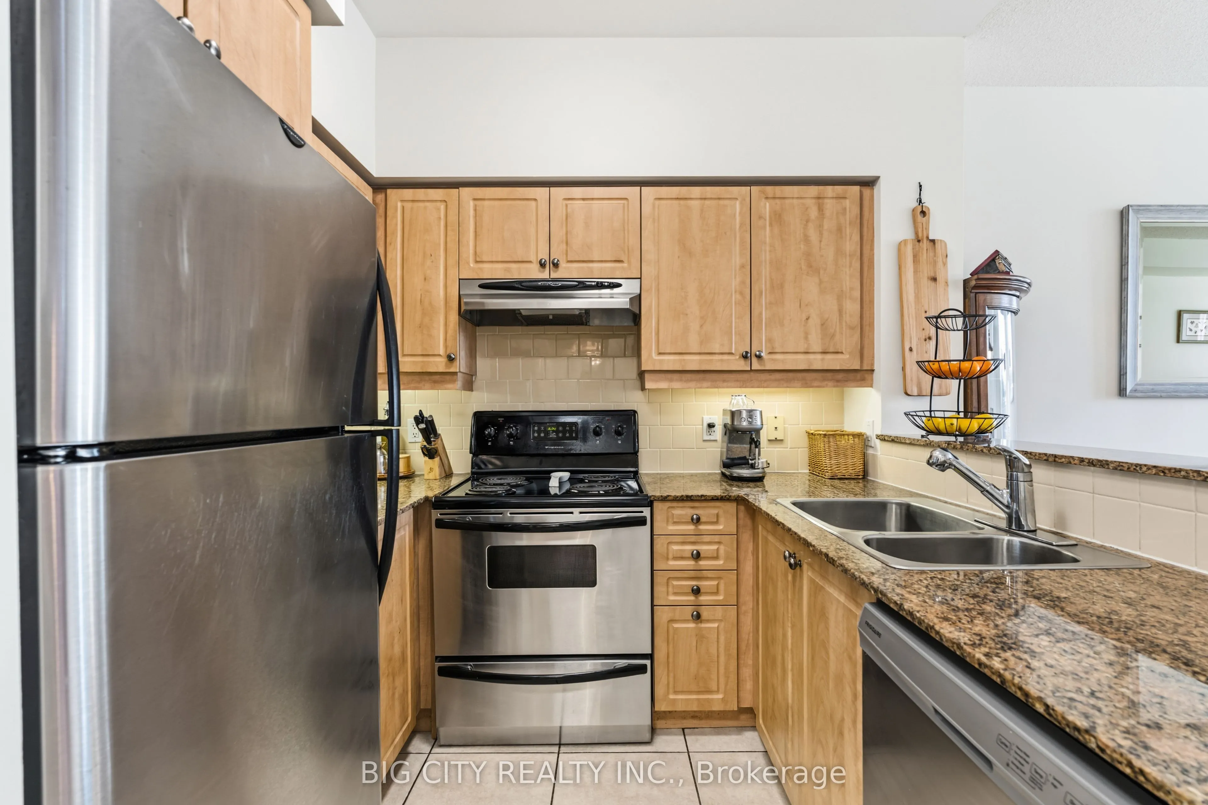 455 Rosewell Avenue #412
