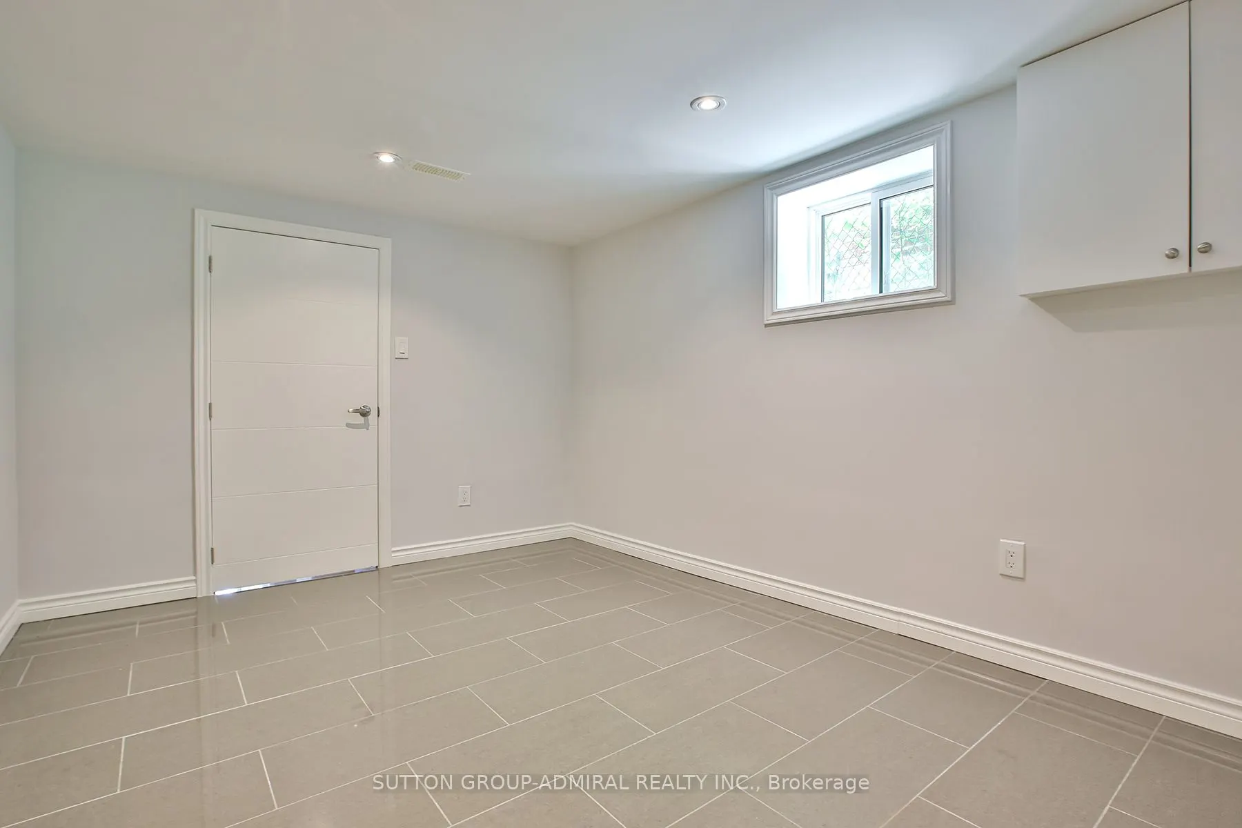 33 Regina Avenue