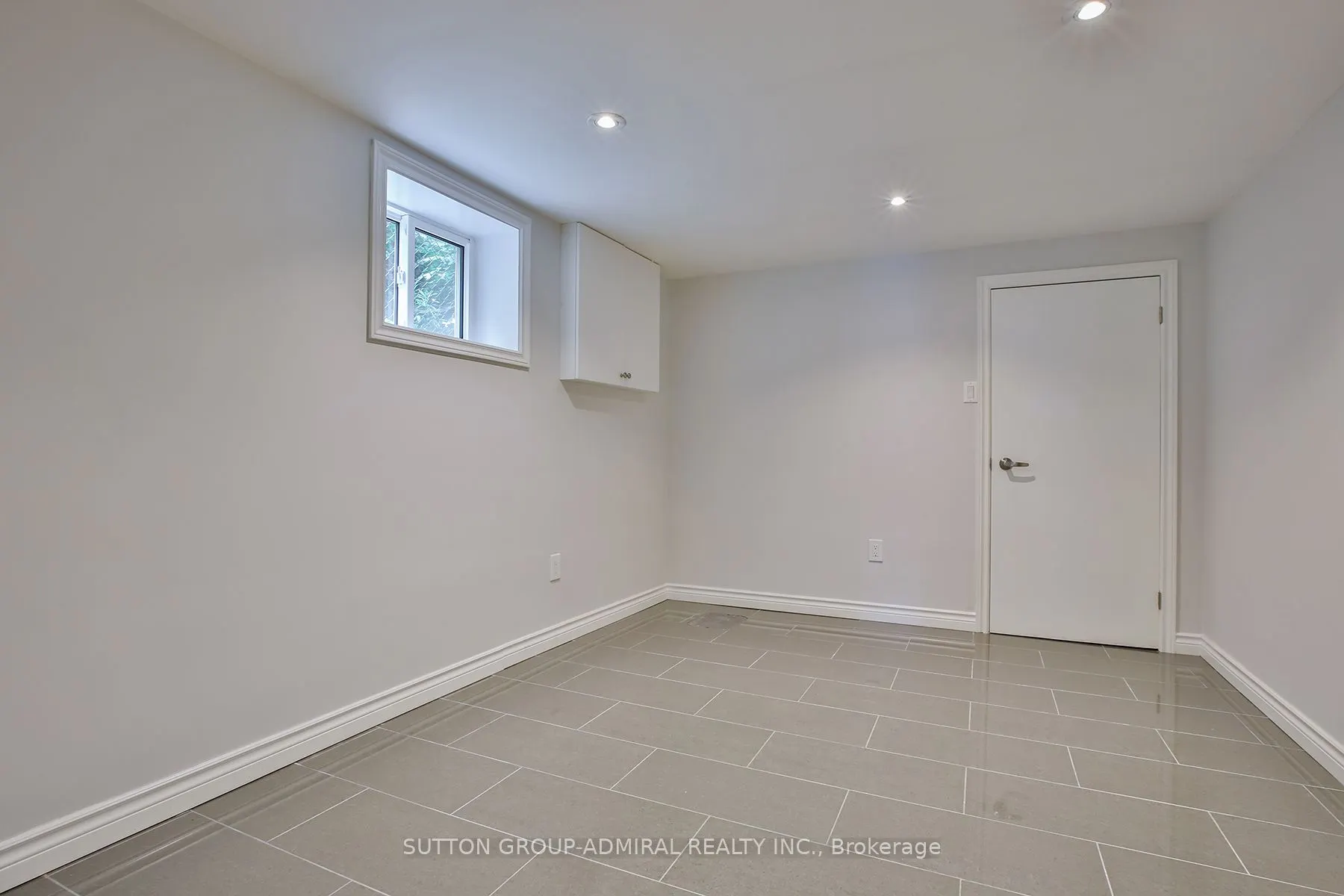 33 Regina Avenue
