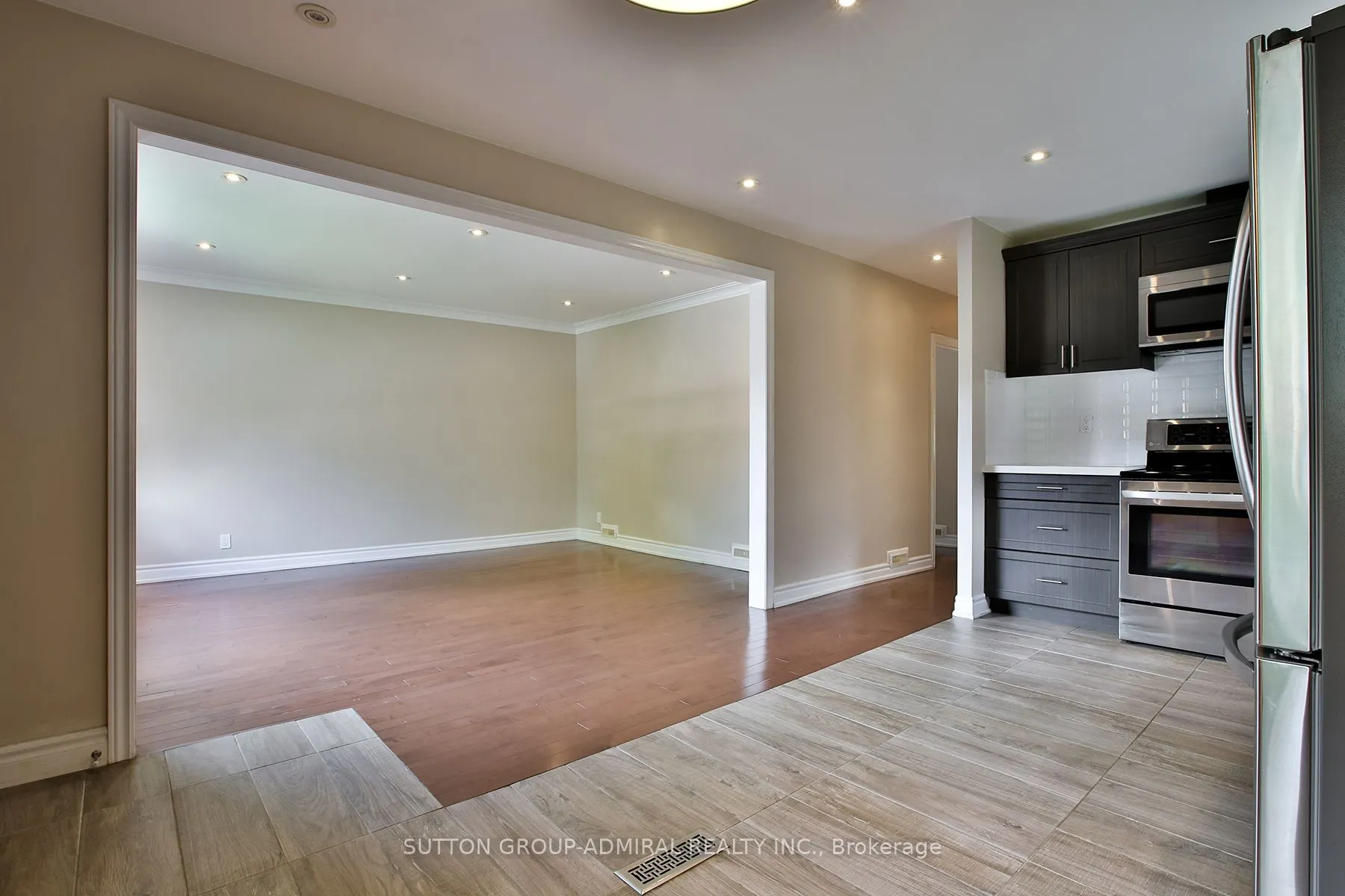33 Regina Avenue
