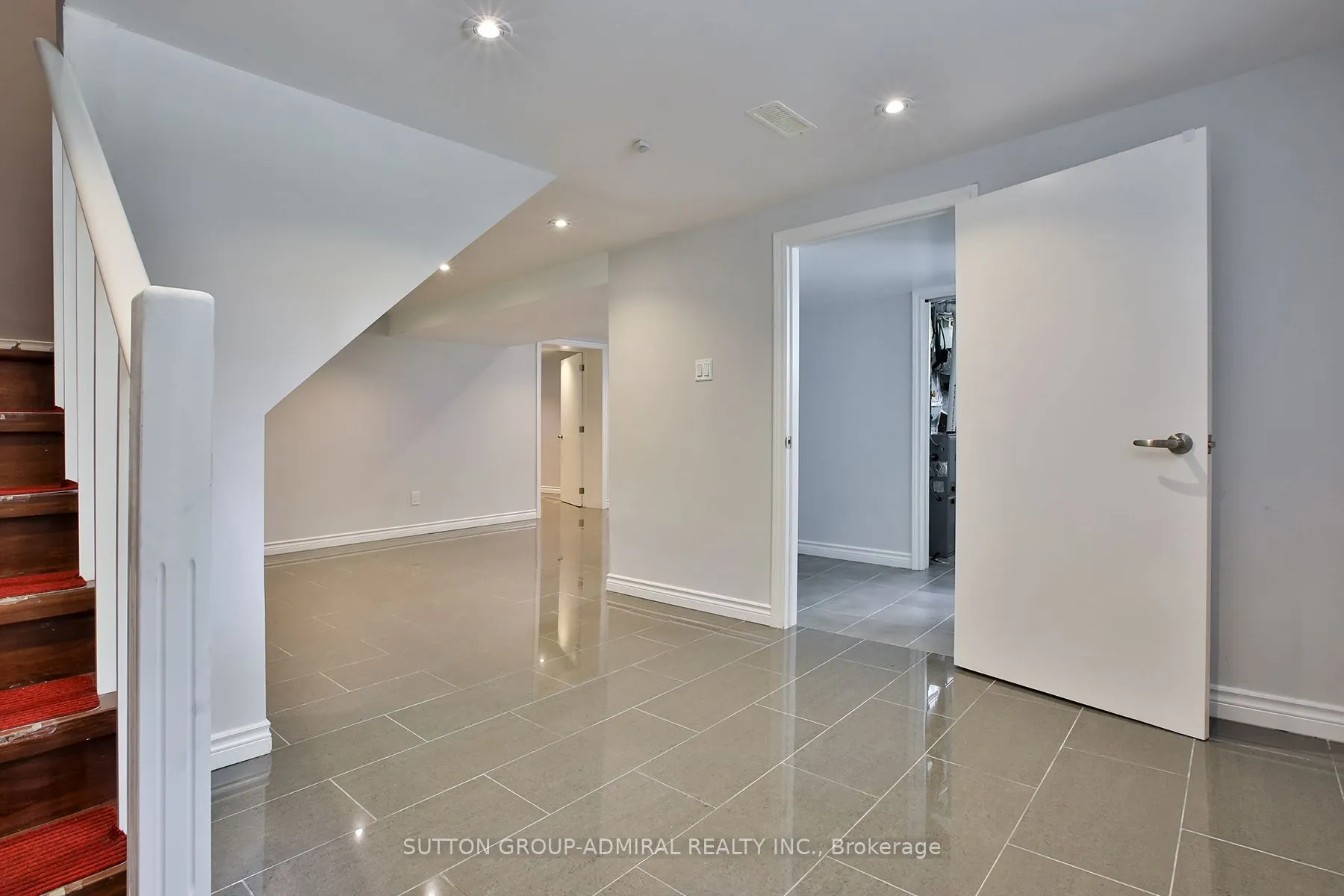 33 Regina Avenue
