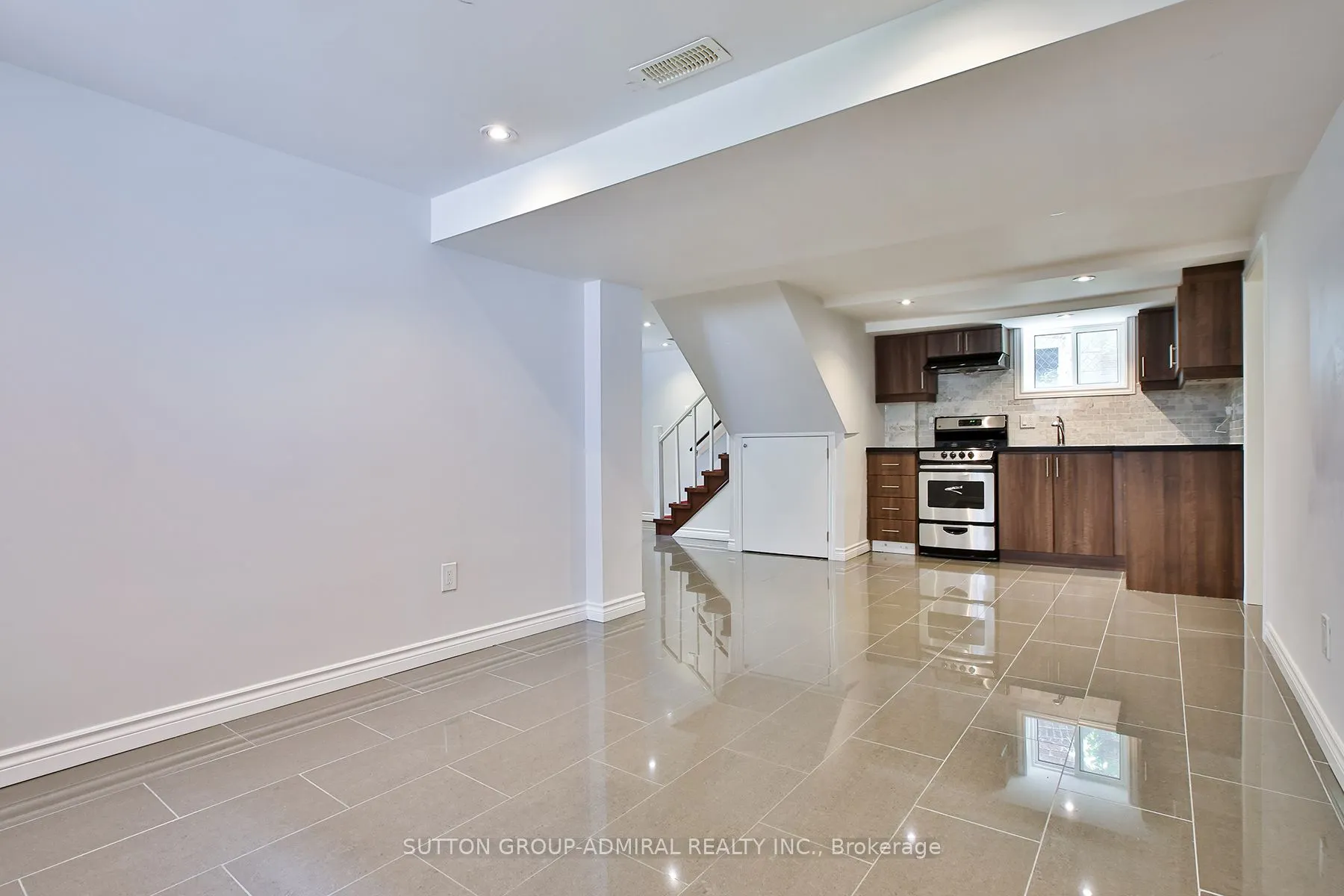 33 Regina Avenue