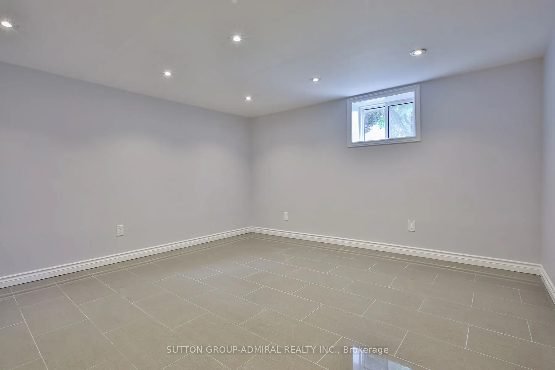 33 Regina Avenue
