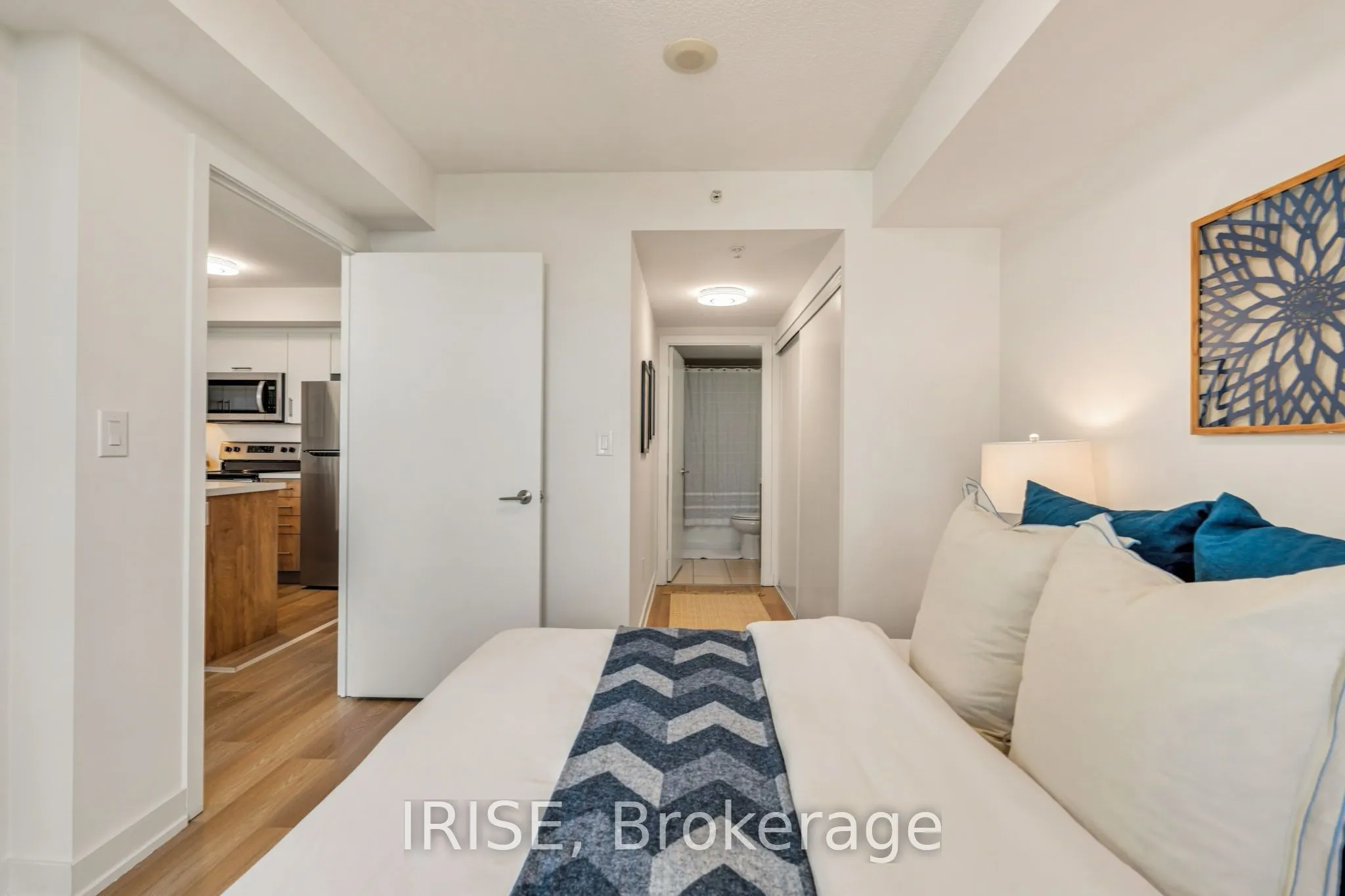 5740 Yonge Street #1006