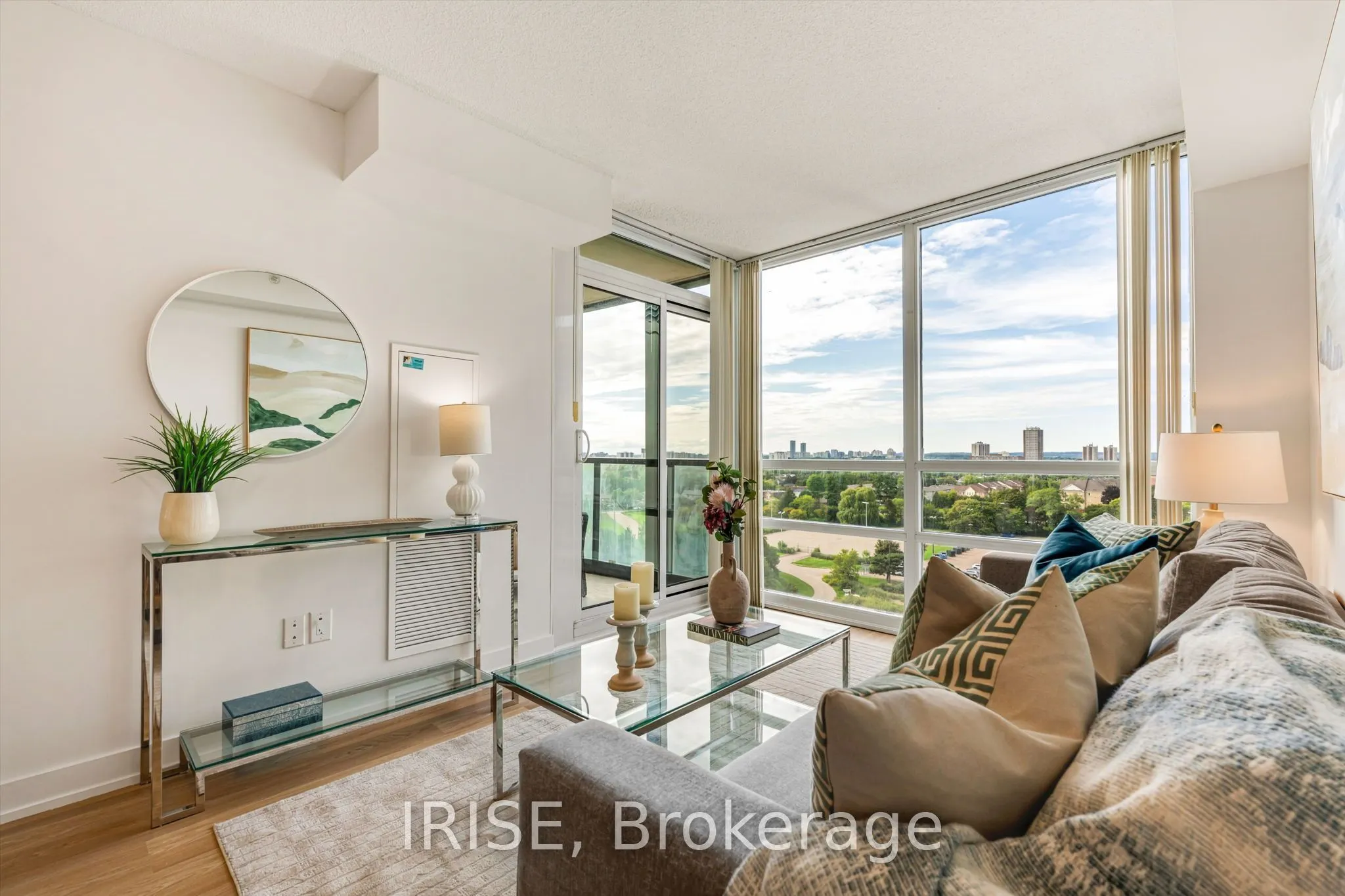 5740 Yonge Street #1006
