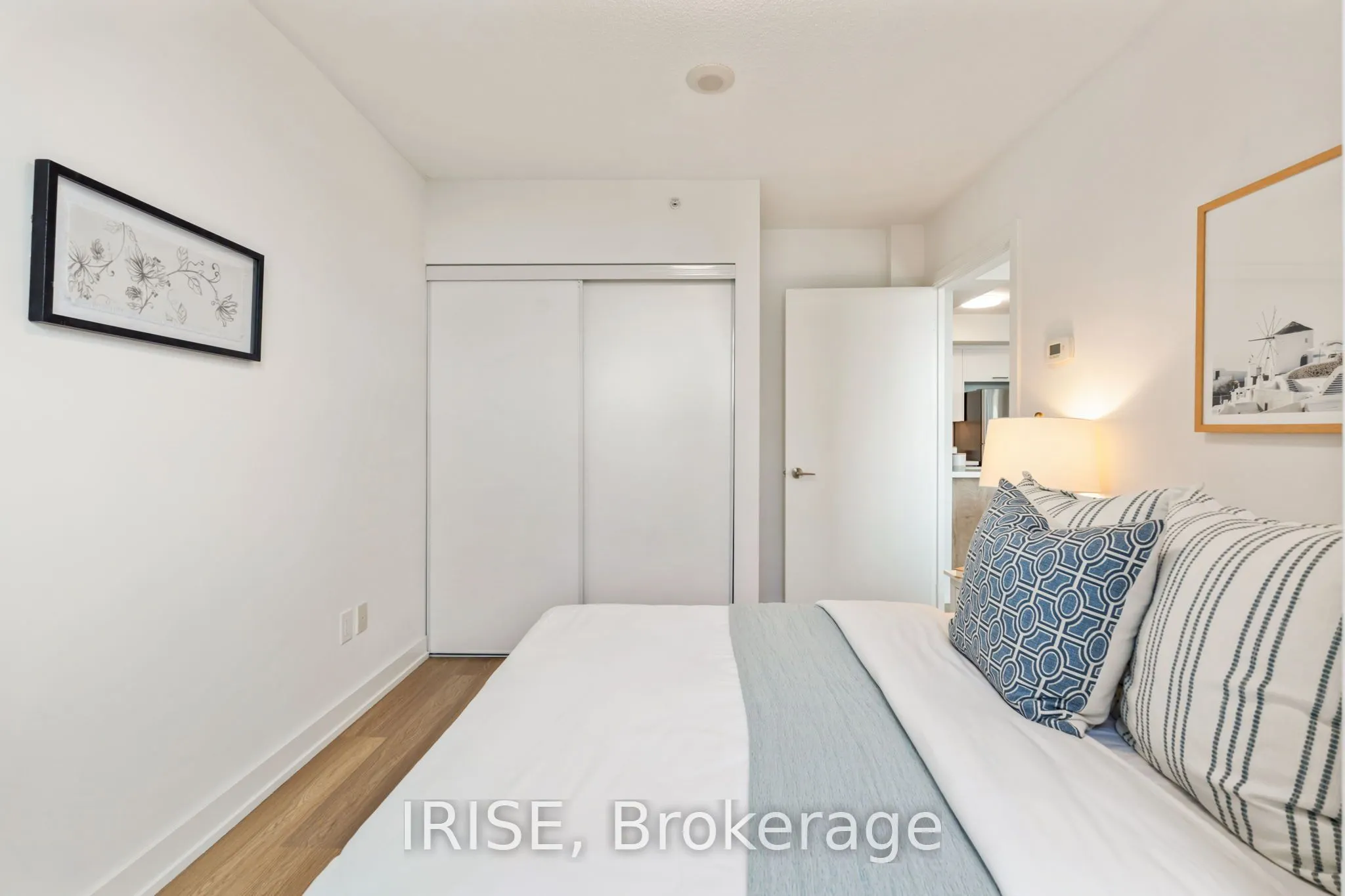 5740 Yonge Street #1006