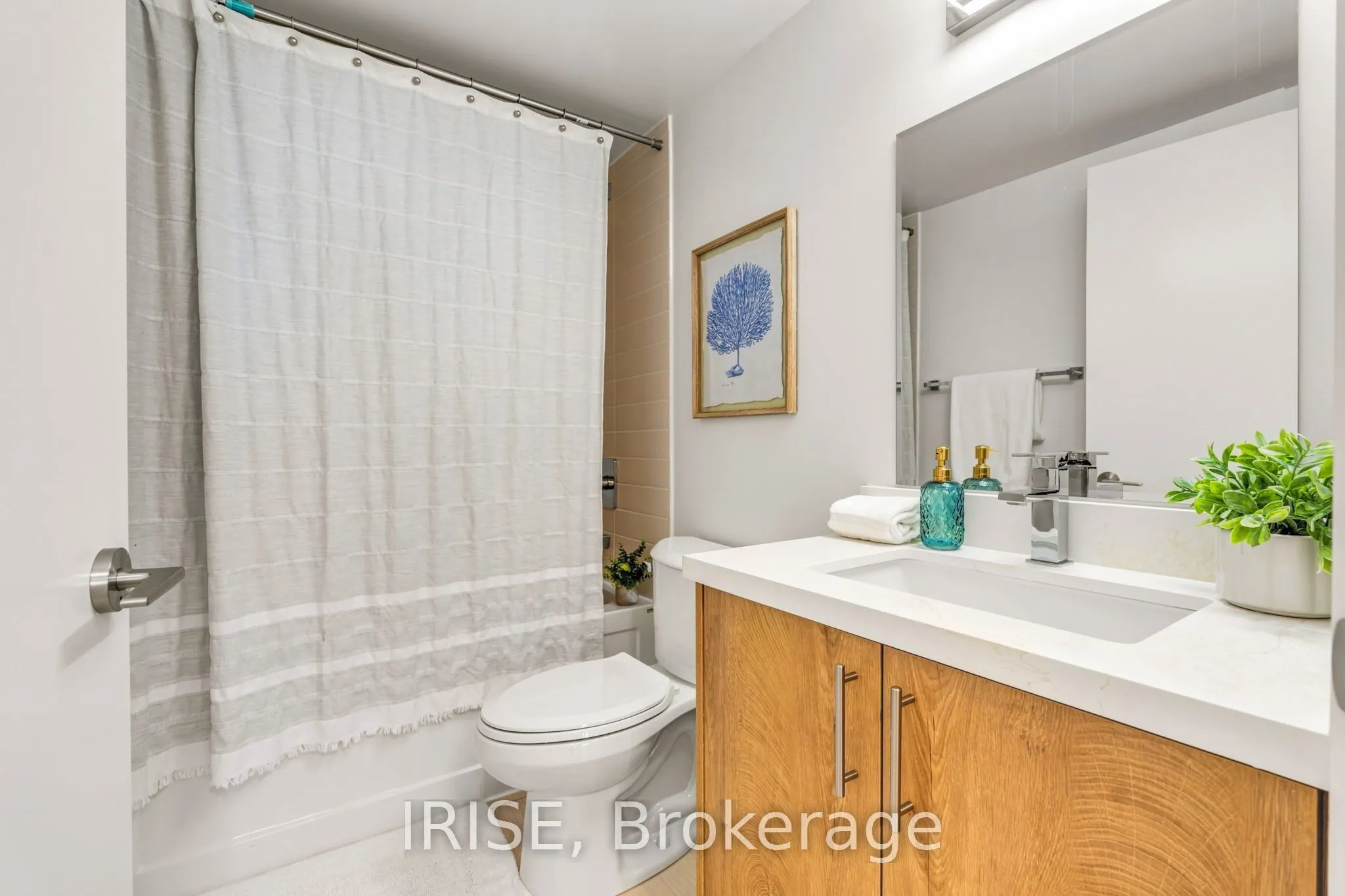 5740 Yonge Street #1006