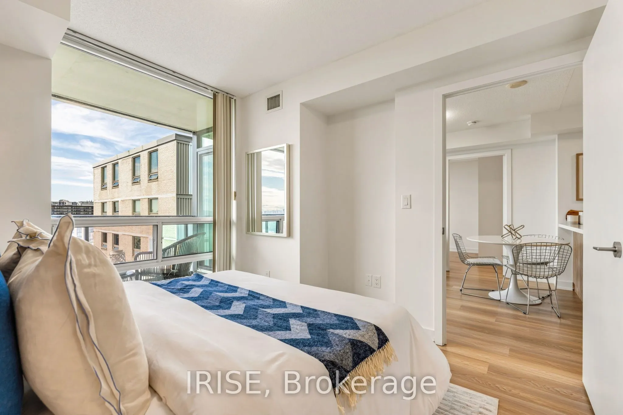 5740 Yonge Street #1006