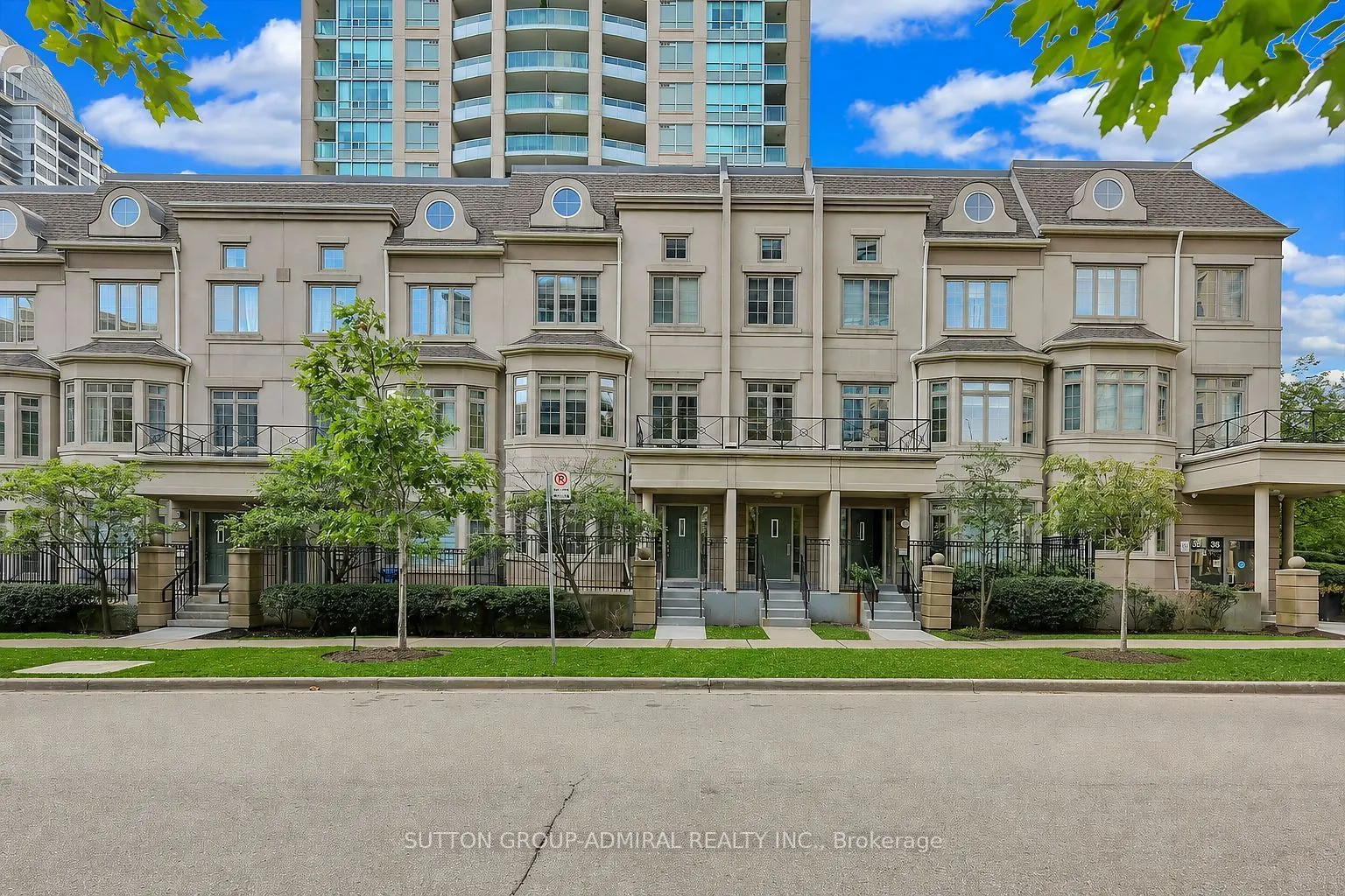 38 Kenaston Gardens #GV108