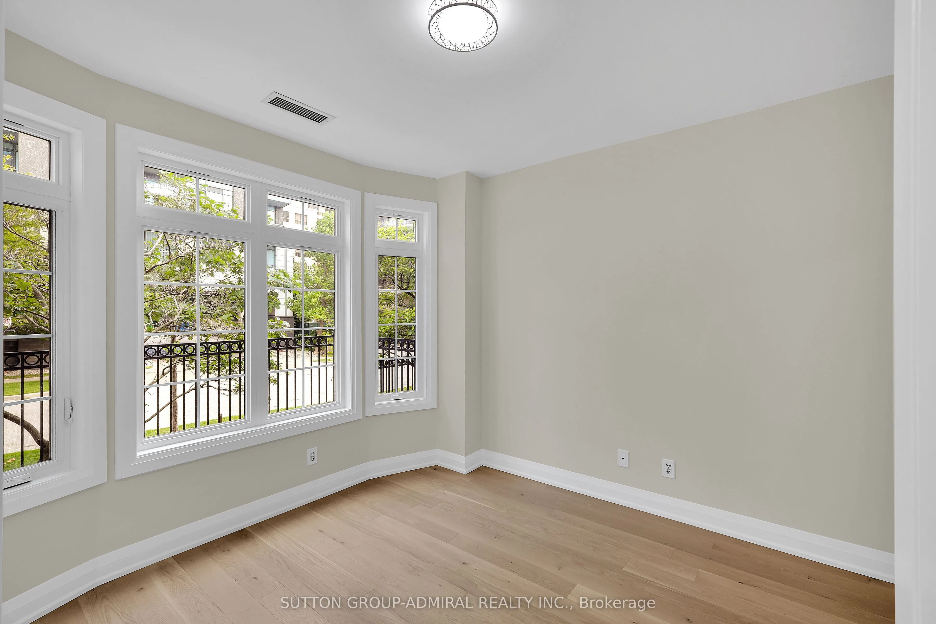 38 Kenaston Gardens #GV108